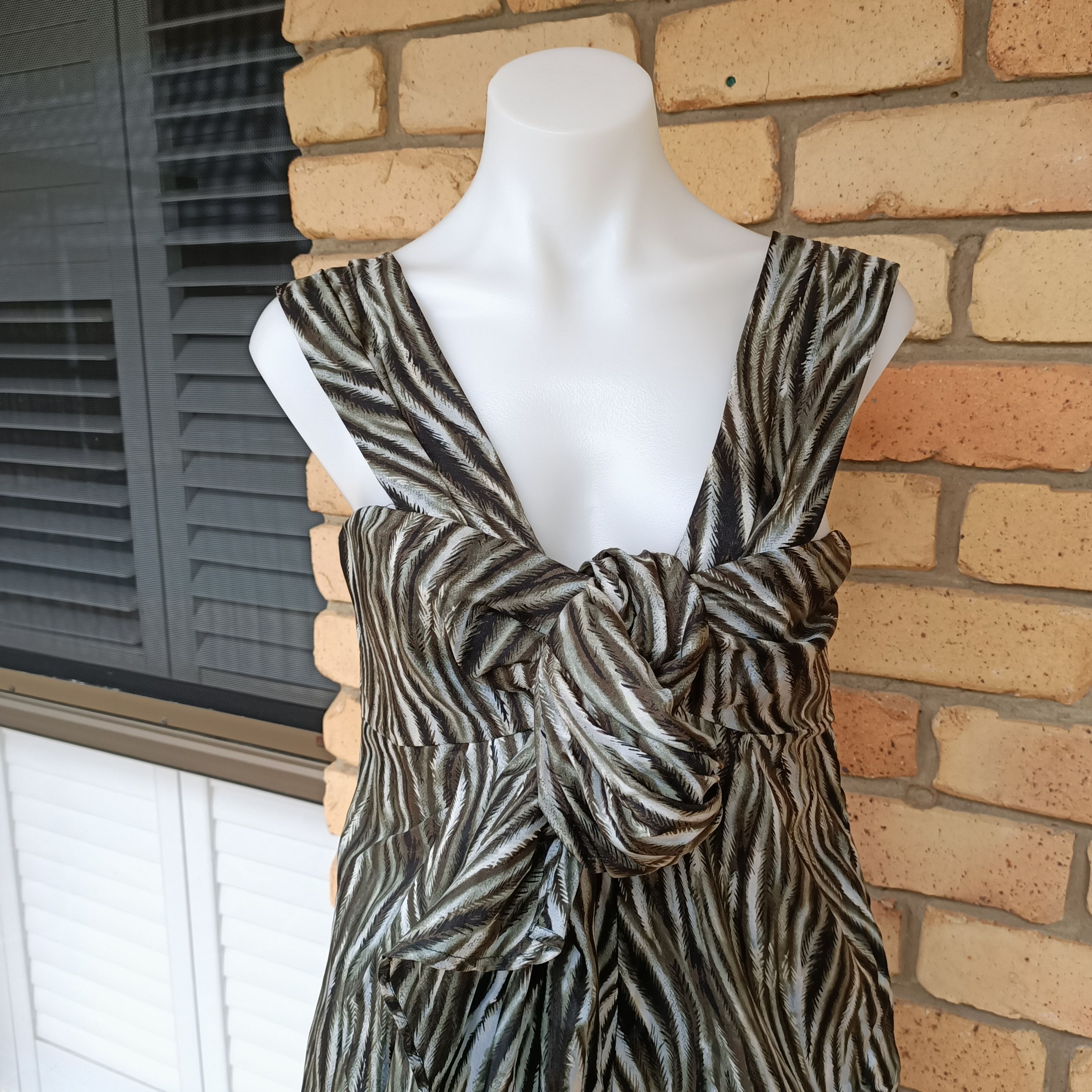 Designer Frey tailored white leaf stripy abstract silk pleated dress Size S / US 4 / IT 40 - 5 Thumbnail