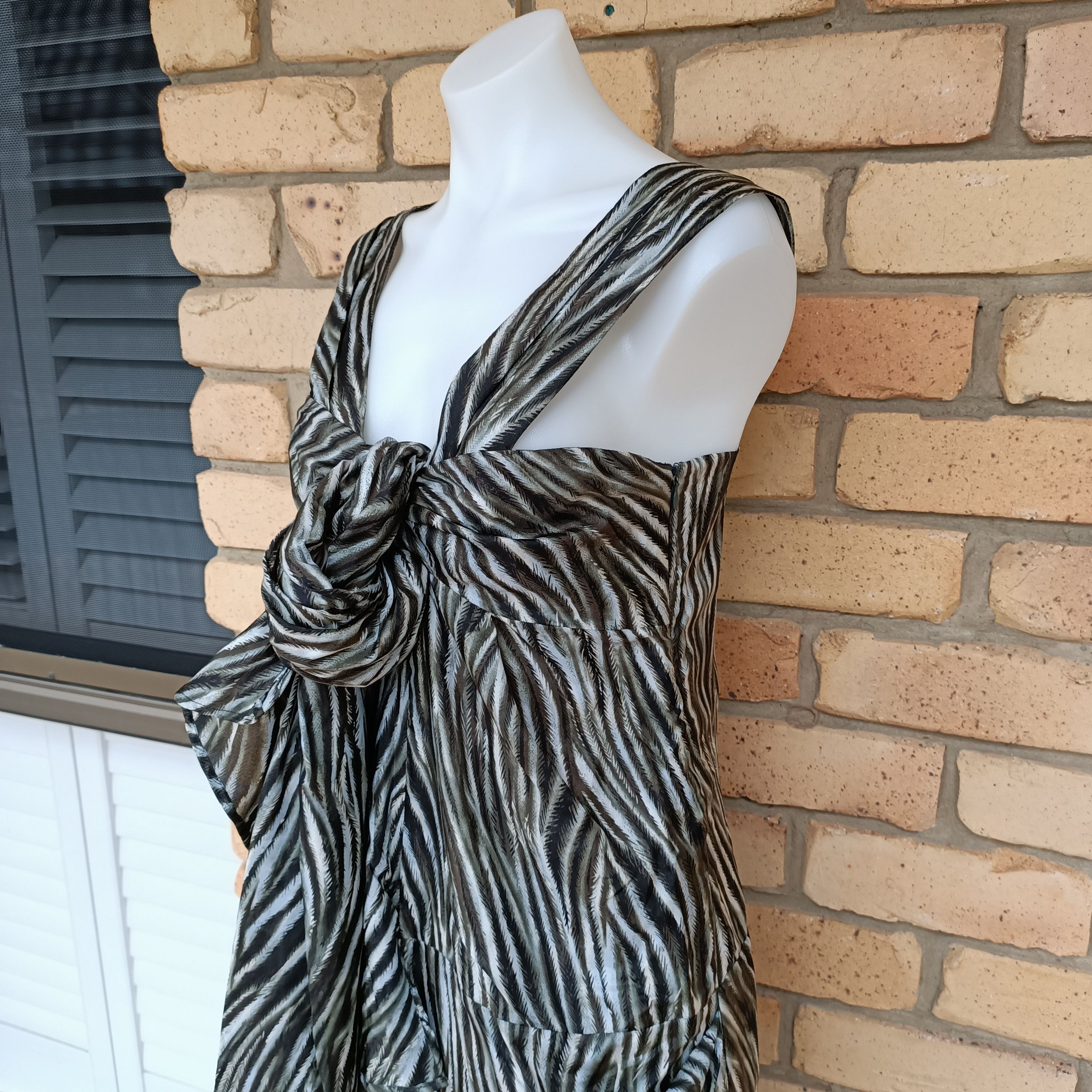 Designer Frey tailored white leaf stripy abstract silk pleated dress Size S / US 4 / IT 40 - 7 Thumbnail