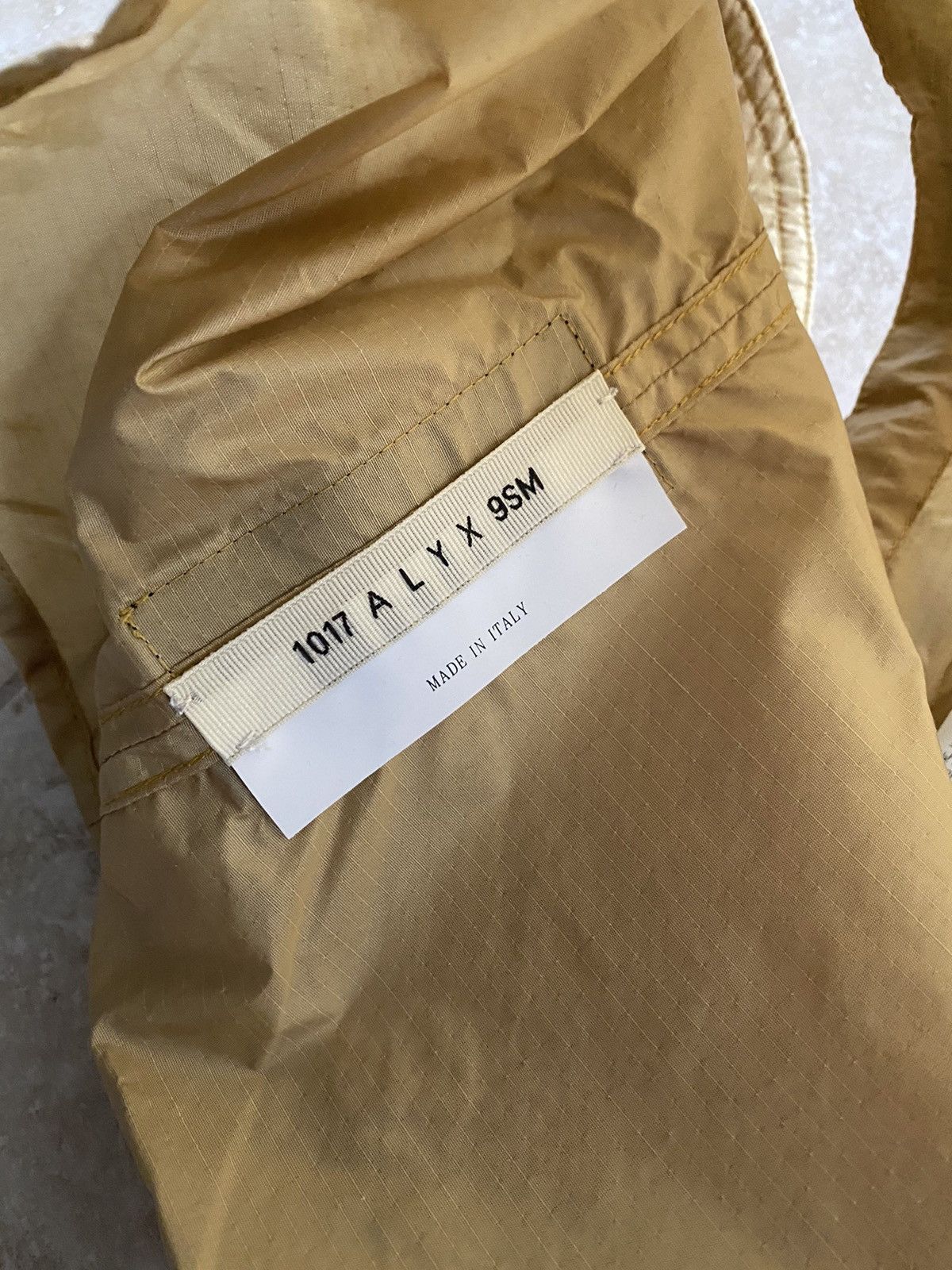 1017 ALYX 9SM 1017 Alyx 9SM removable Hoodie *VERY RARE* Size ONE SIZE - 6 Thumbnail