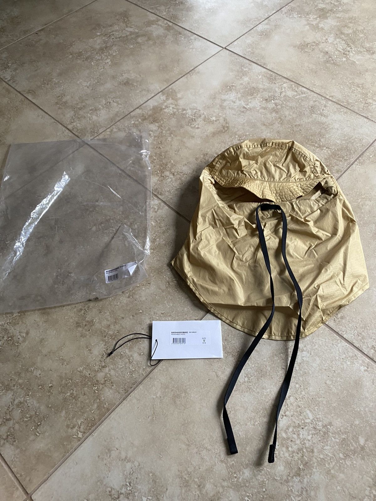 1017 ALYX 9SM 1017 Alyx 9SM removable Hoodie *VERY RARE* Size ONE SIZE - 1 Thumbnail