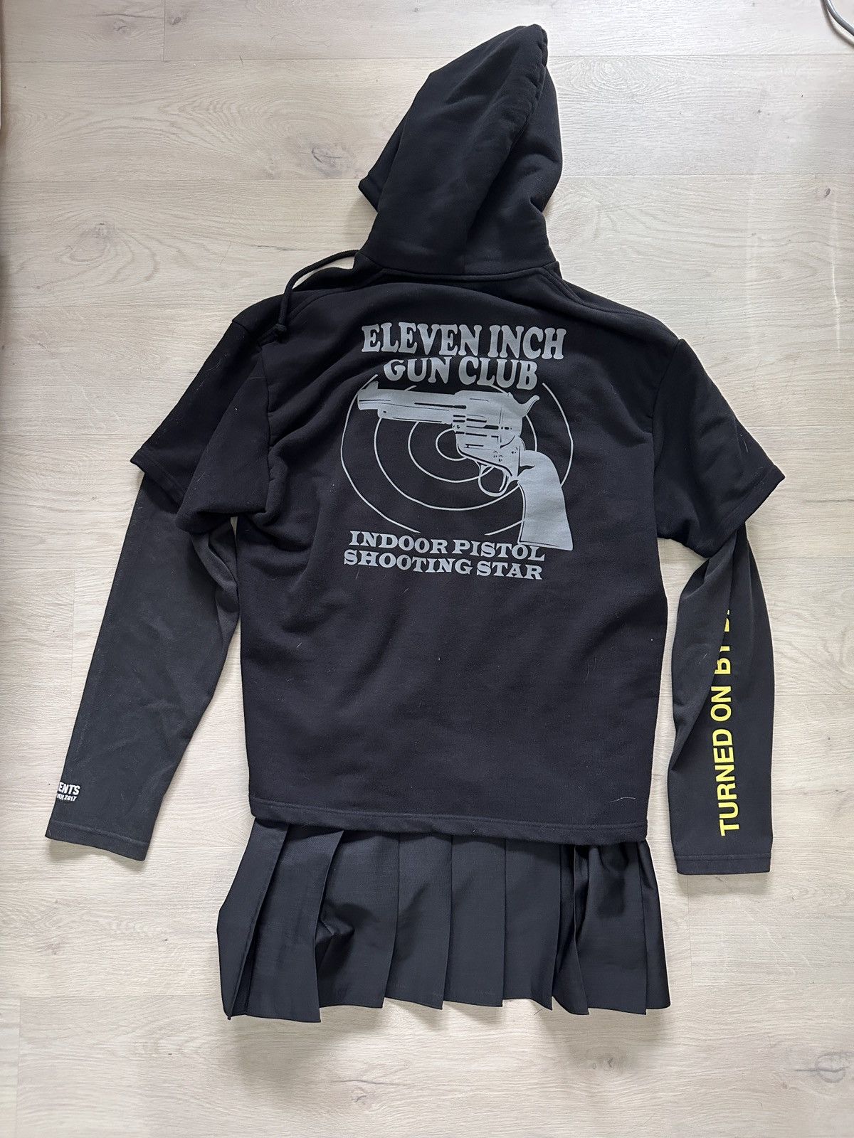 Vetements Vetements justin 4ever eleven inch gun club sweatshirt dress Size US S / EU 44-46 / 1 - 8 Thumbnail