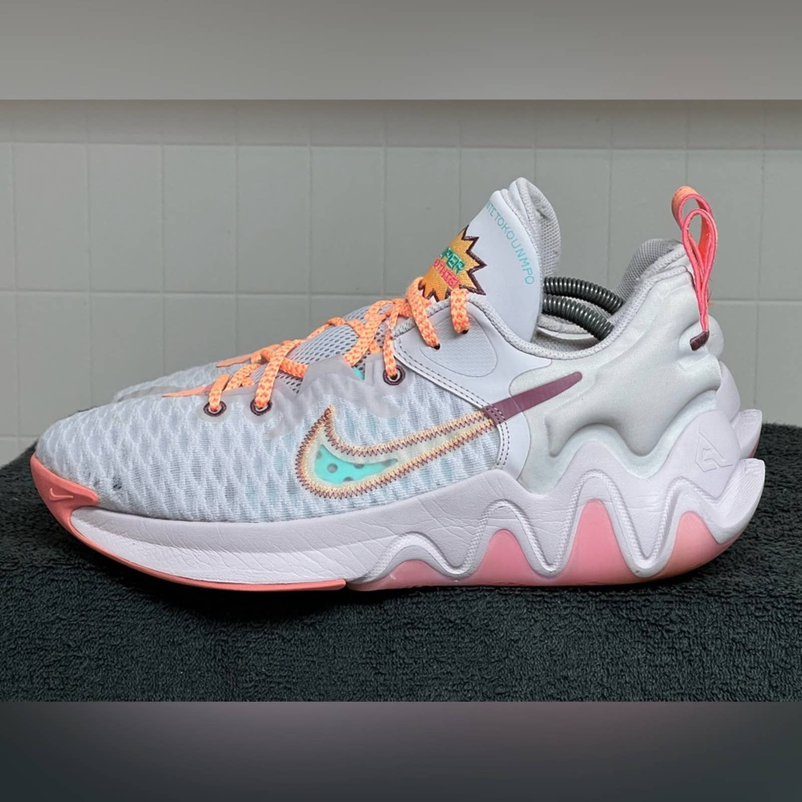 nike giannis super smoothie