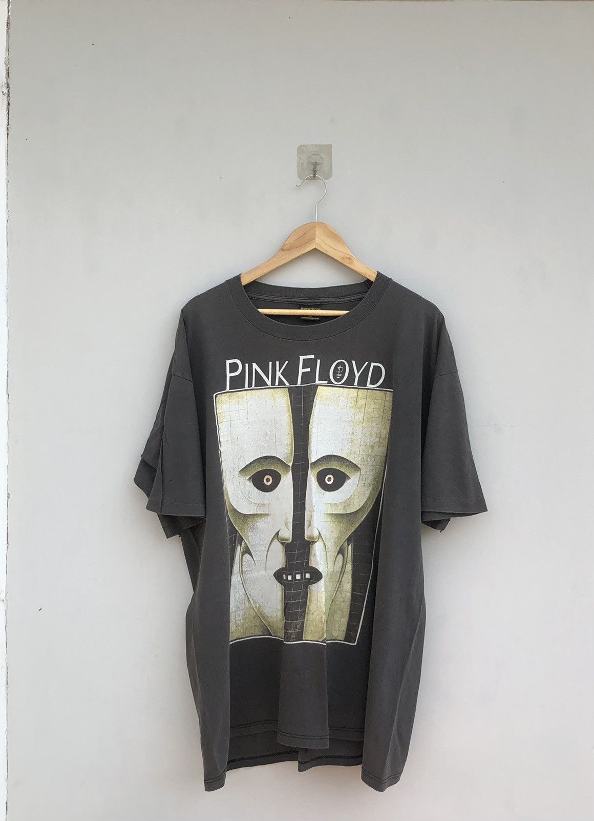 Vintage 90s Pink Floyd “Division Bell Tour”