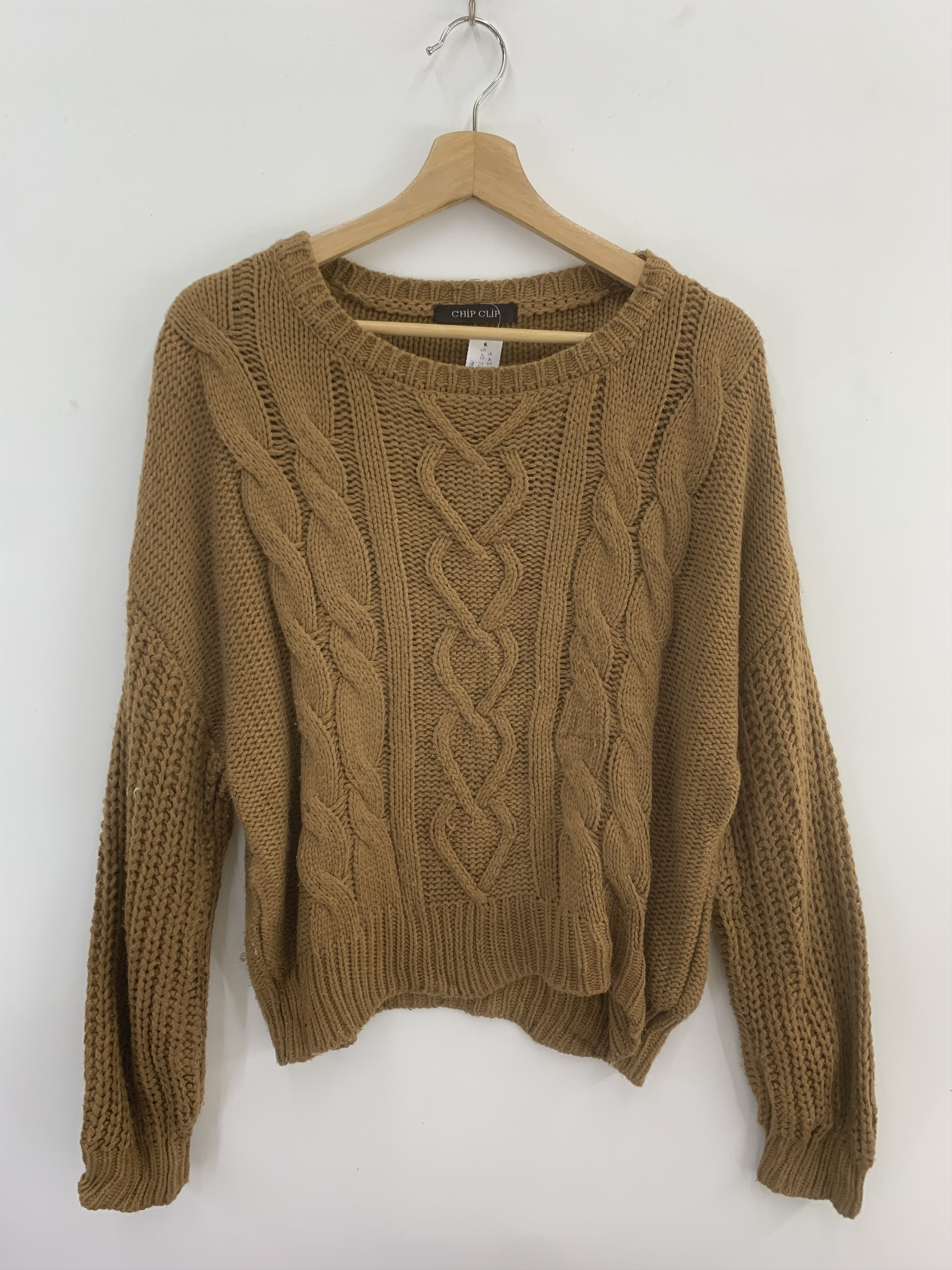 Japanese Brand Chip Clip Vintage Japan Wool Cable Knit Sweater Size US L / EU 52-54 / 3 - 1 Thumbnail