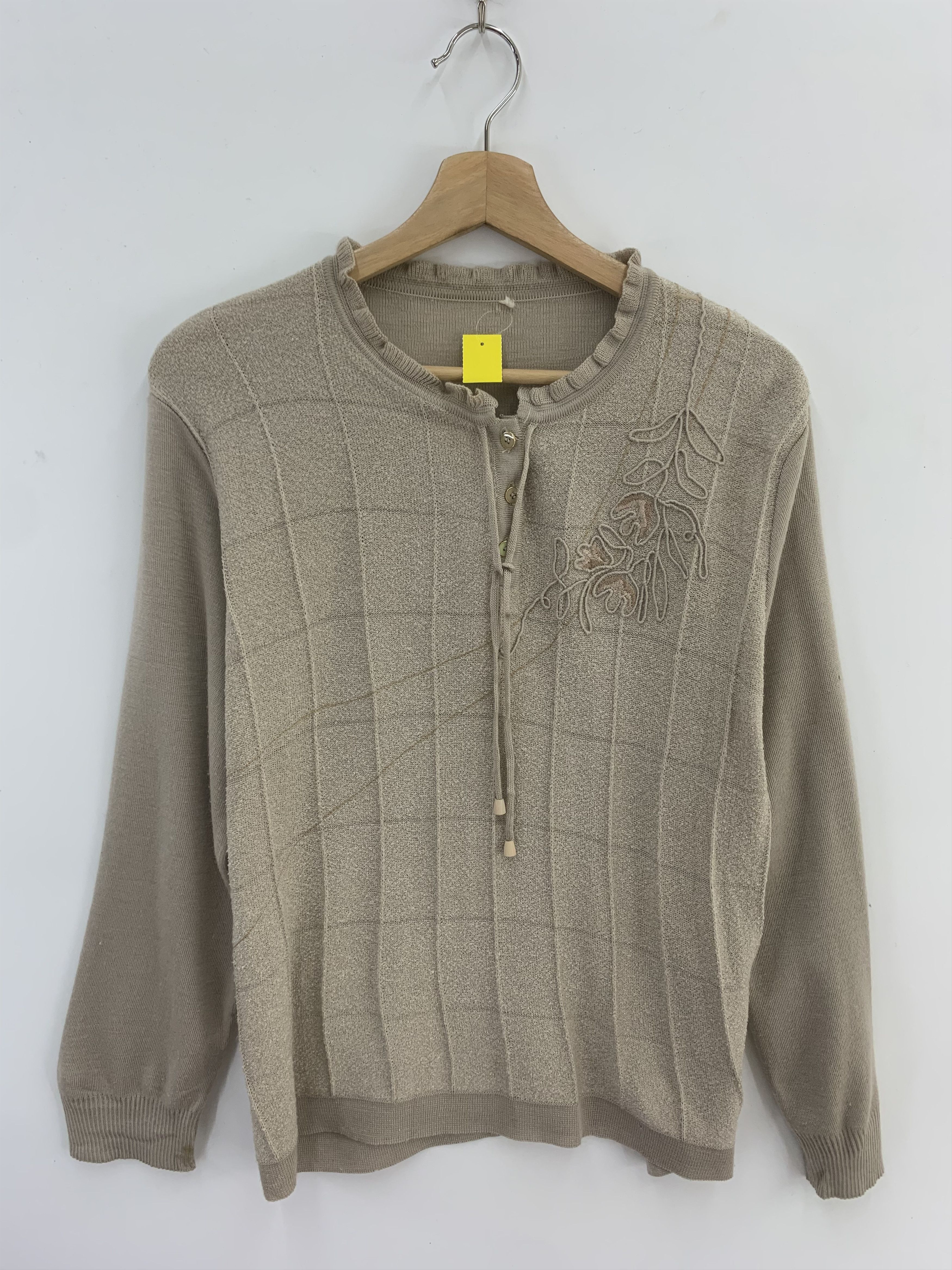 Japanese Brand × Vintage Vintage Knit Shirt Button Up Flowers Embroidered Size US L / EU 52-54 / 3 - 1 Thumbnail