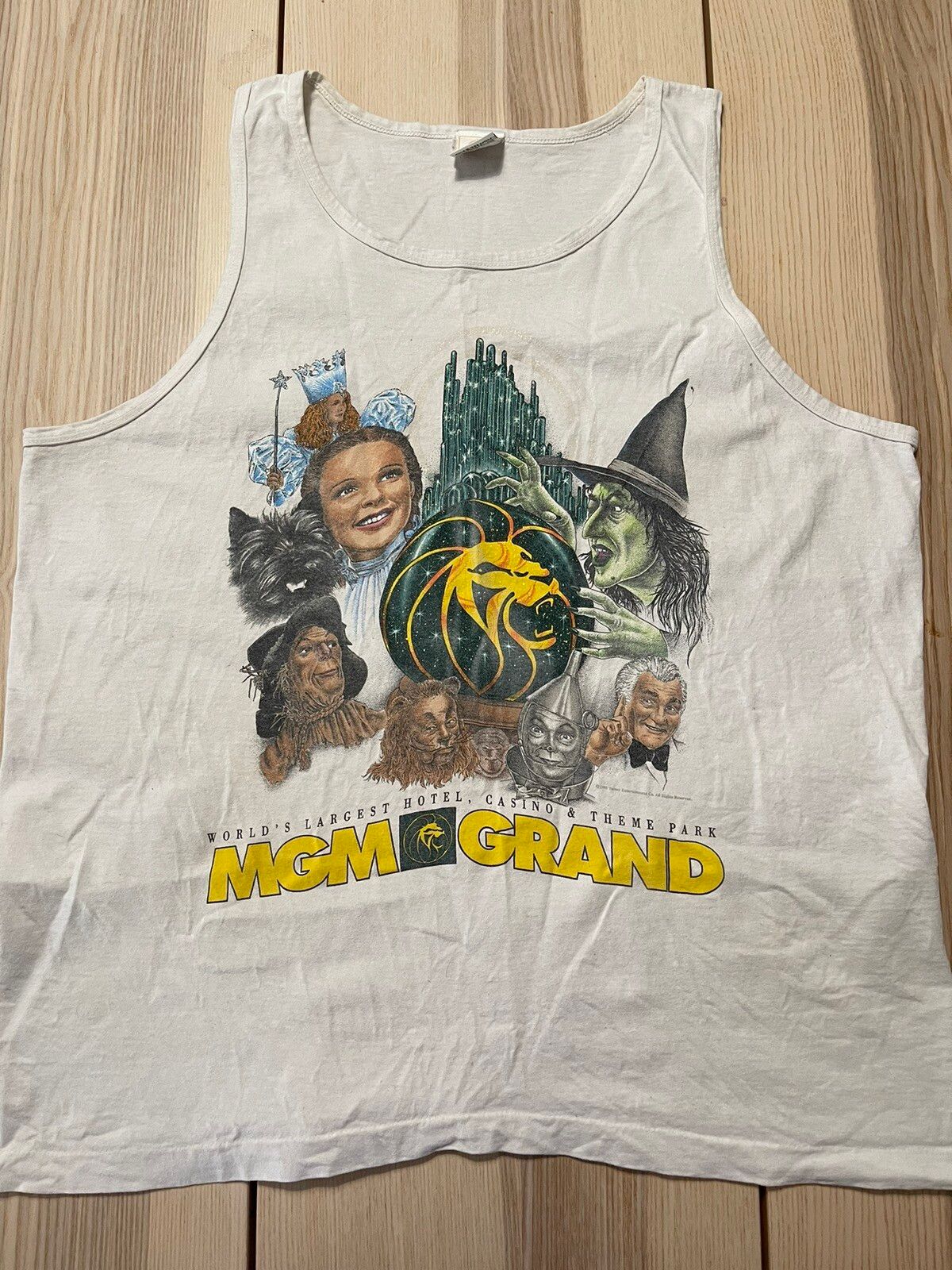Vintage Vintage 1993 MGM Wizard Of Oz Cast Crew SS Tank Top Size US XL / EU 56 / 4 - 1 Preview
