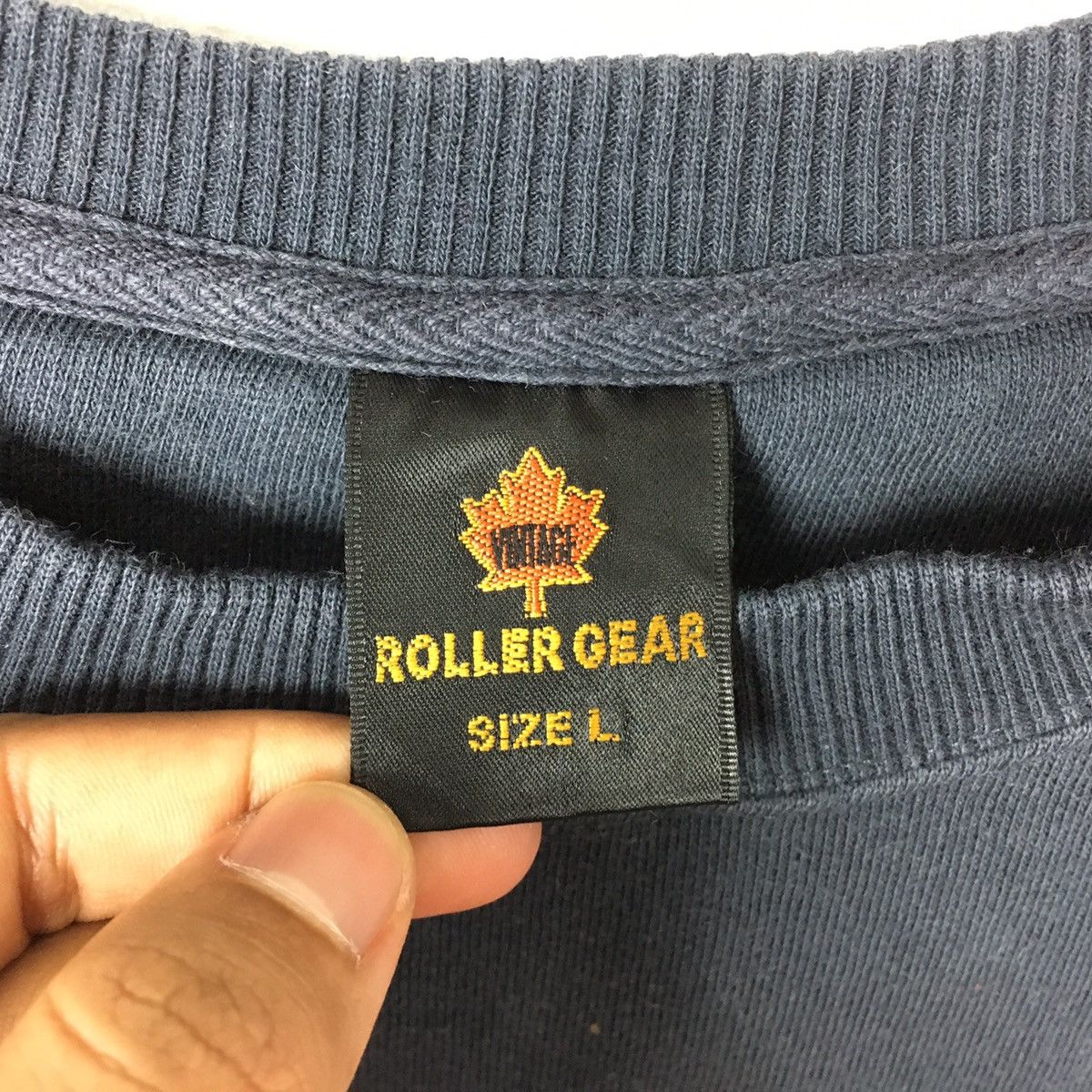 Vintage ROLLER GEAR Vintage Sportswear Canada Black Sweatshirt Size US L / EU 52-54 / 3 - 3 Thumbnail