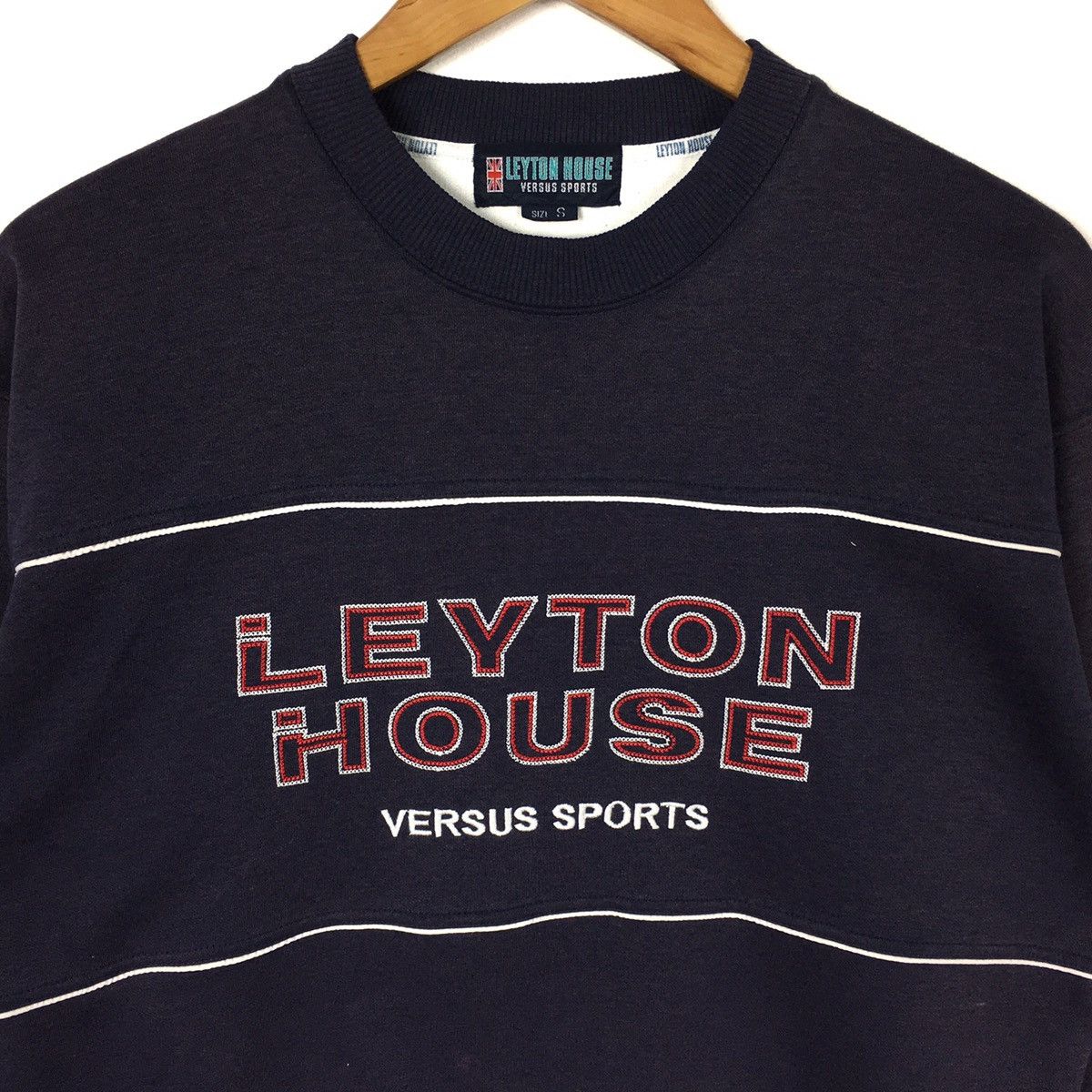 Vintage Vintage LEYTON HOUSE Versus Sport RACING Team Sweatshirt Size US S / EU 44-46 / 1 - 2 Thumbnail