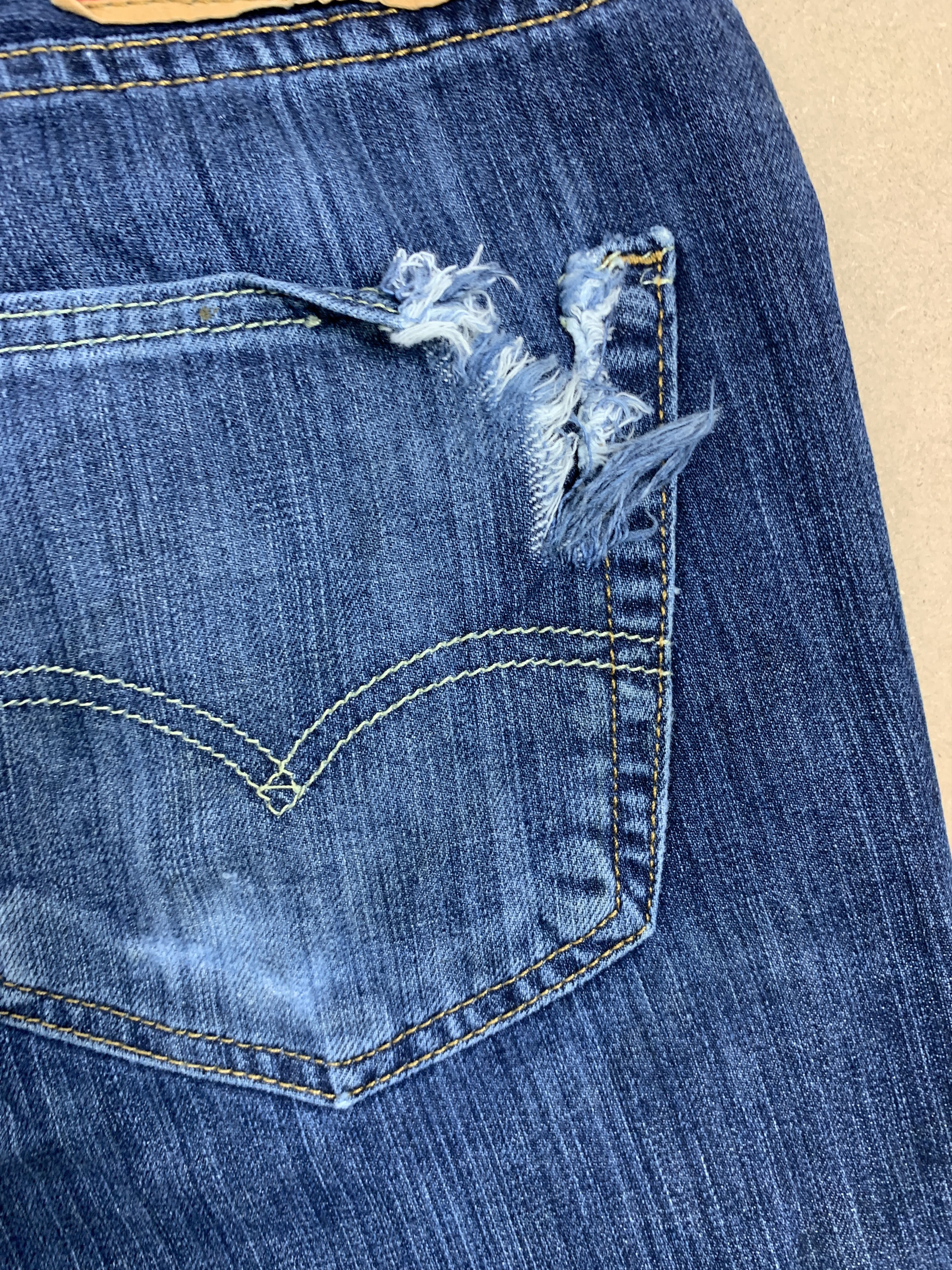 Levi's Vintage Levis 514 Straight Cut Faded Blue Jeans Size US 31 - 9 Thumbnail