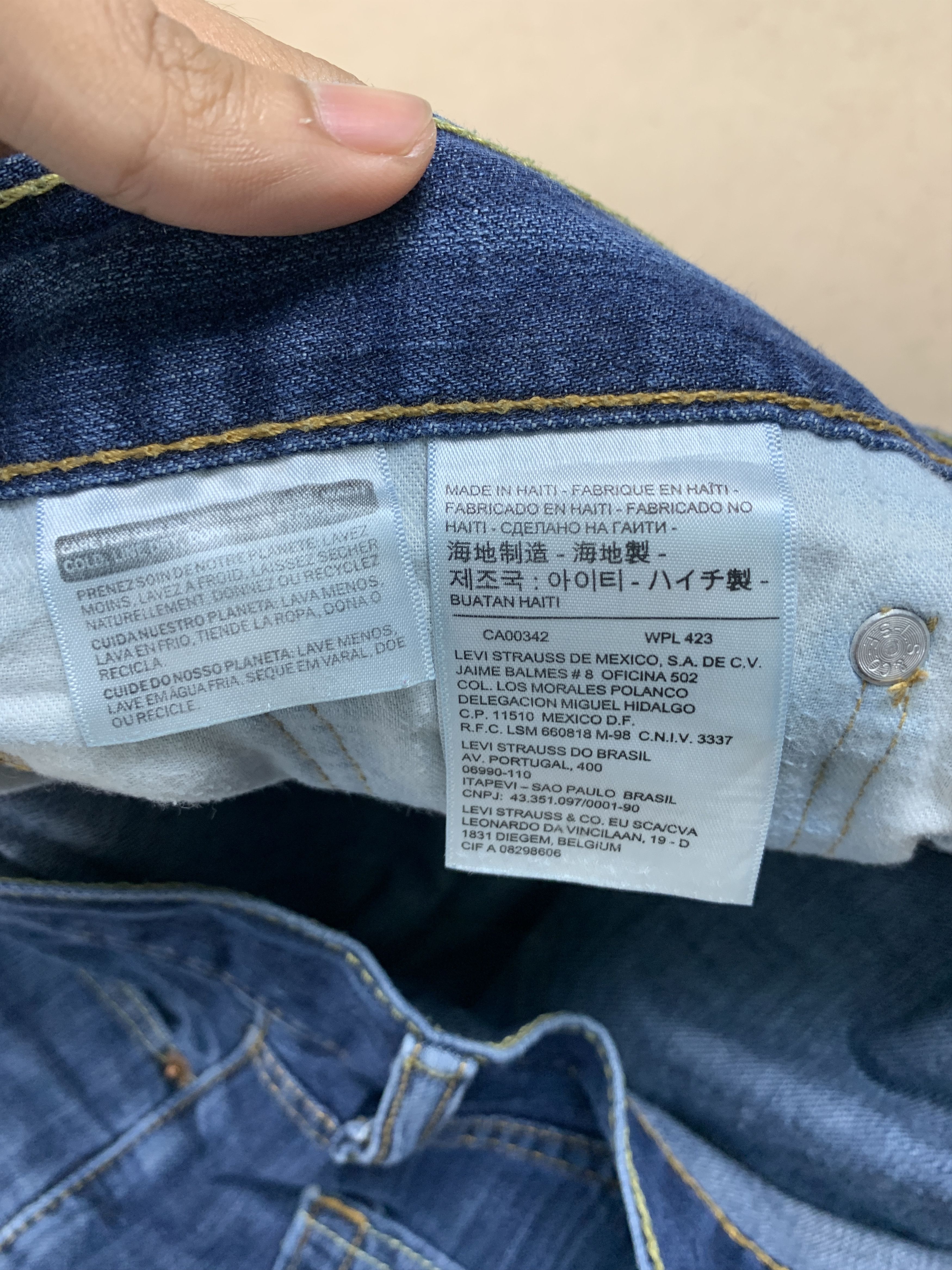 Levi's Vintage Levis 514 Straight Cut Faded Blue Jeans Size US 31 - 13 Thumbnail
