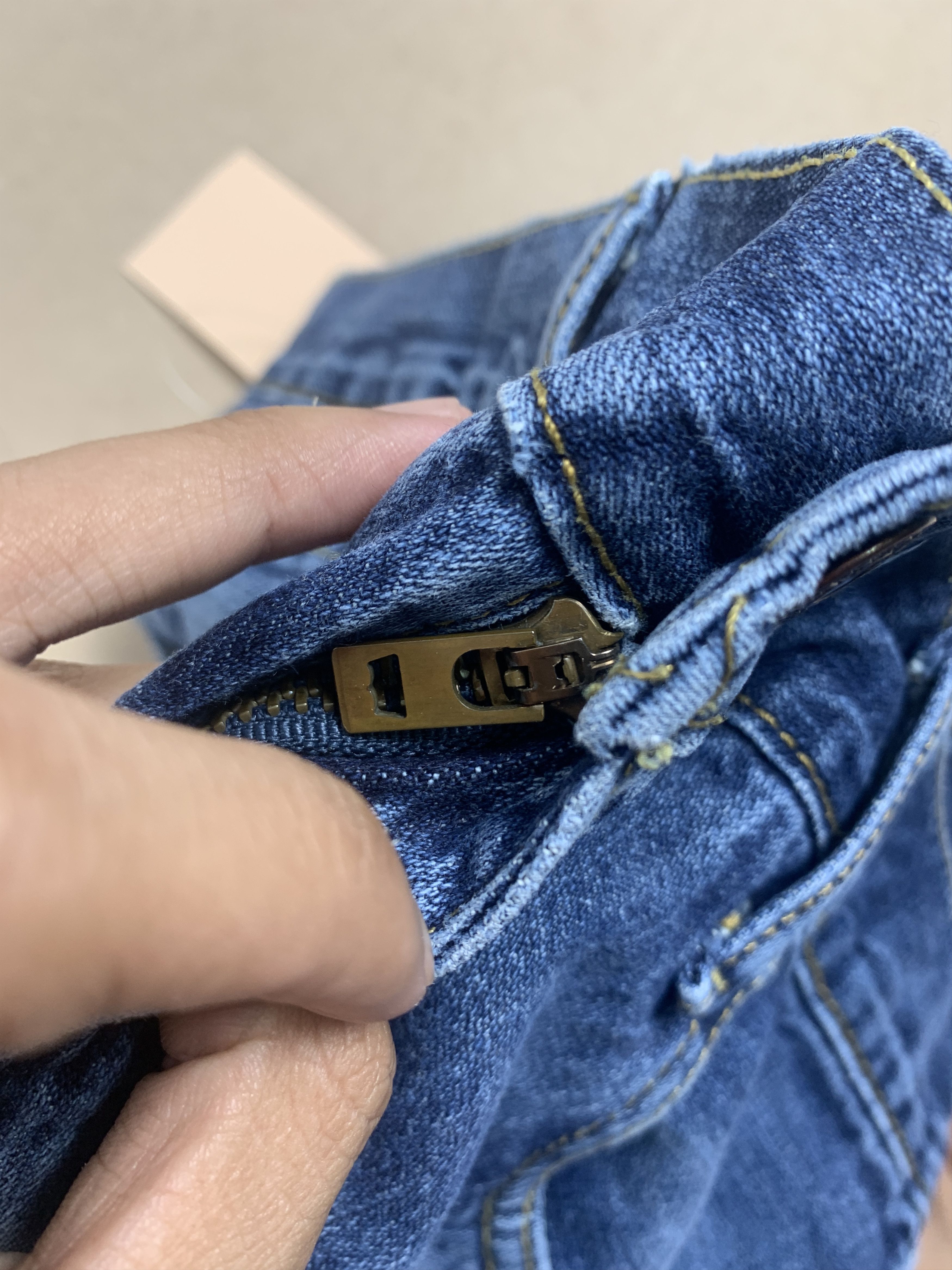 Levi's Vintage Levis 514 Straight Cut Faded Blue Jeans Size US 33 - 20 Thumbnail