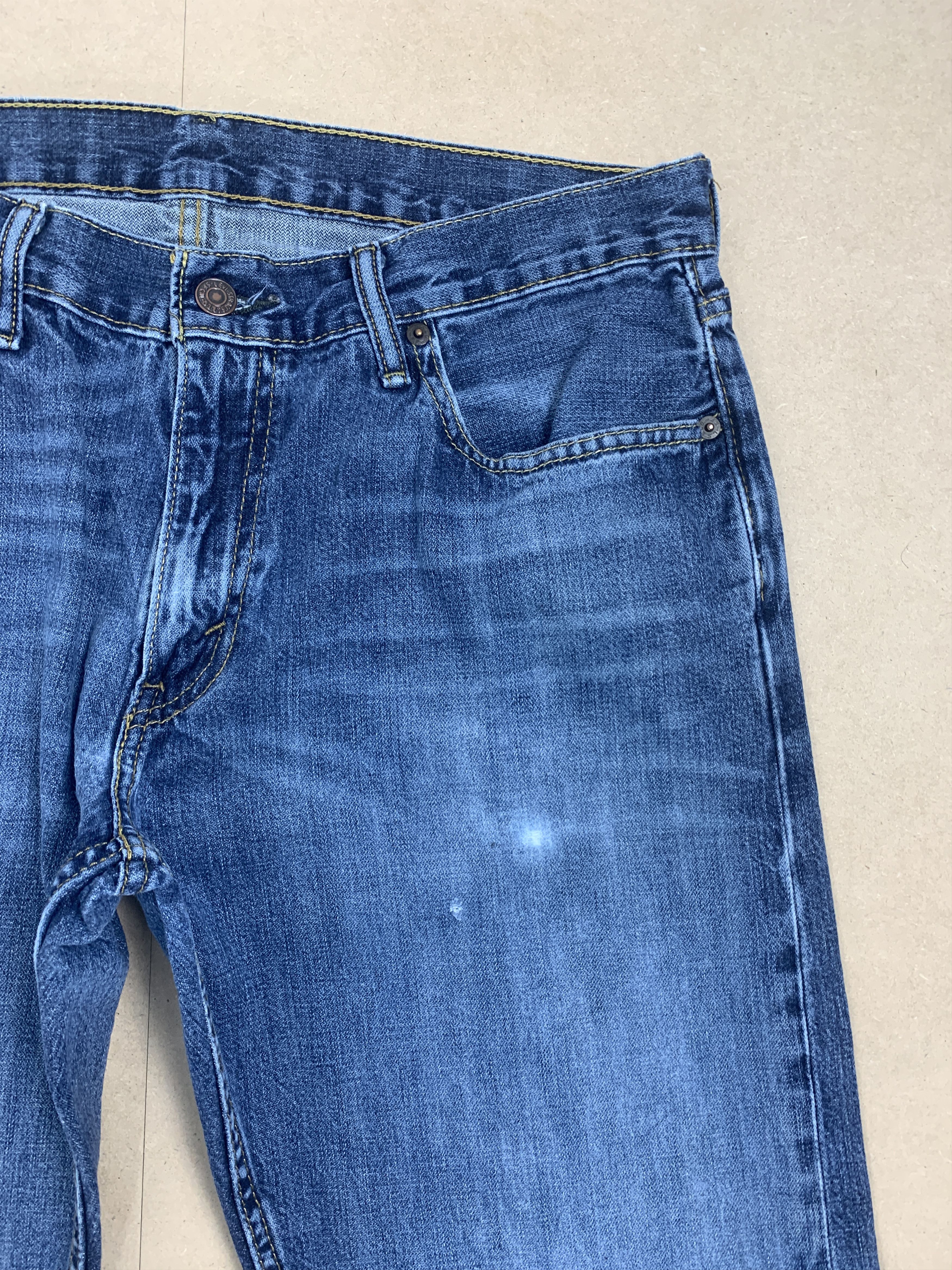 Levi's Vintage Levis 514 Straight Cut Faded Blue Jeans Size US 33 - 3 Thumbnail
