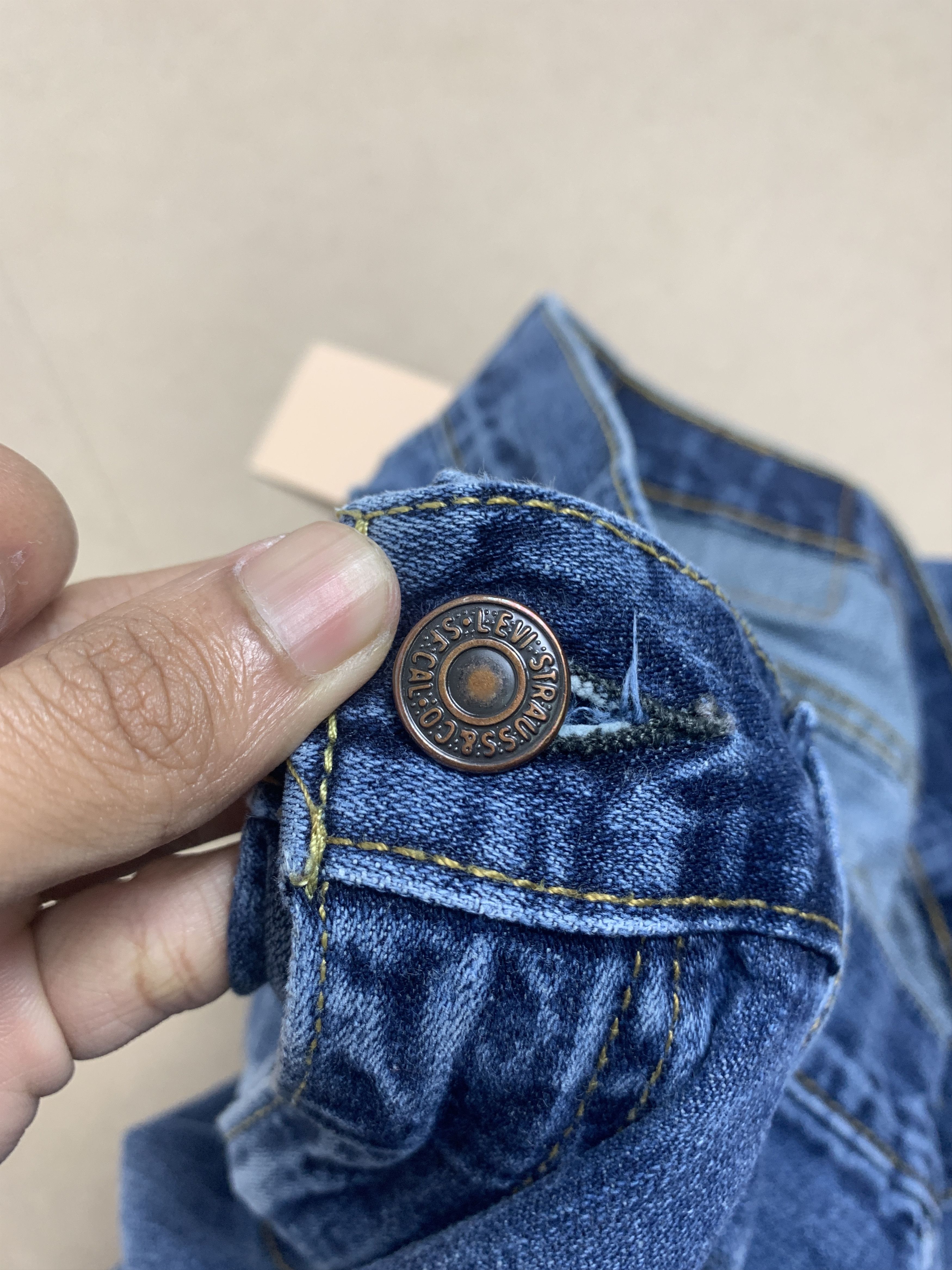 Levi's Vintage Levis 514 Straight Cut Faded Blue Jeans Size US 33 - 19 Thumbnail