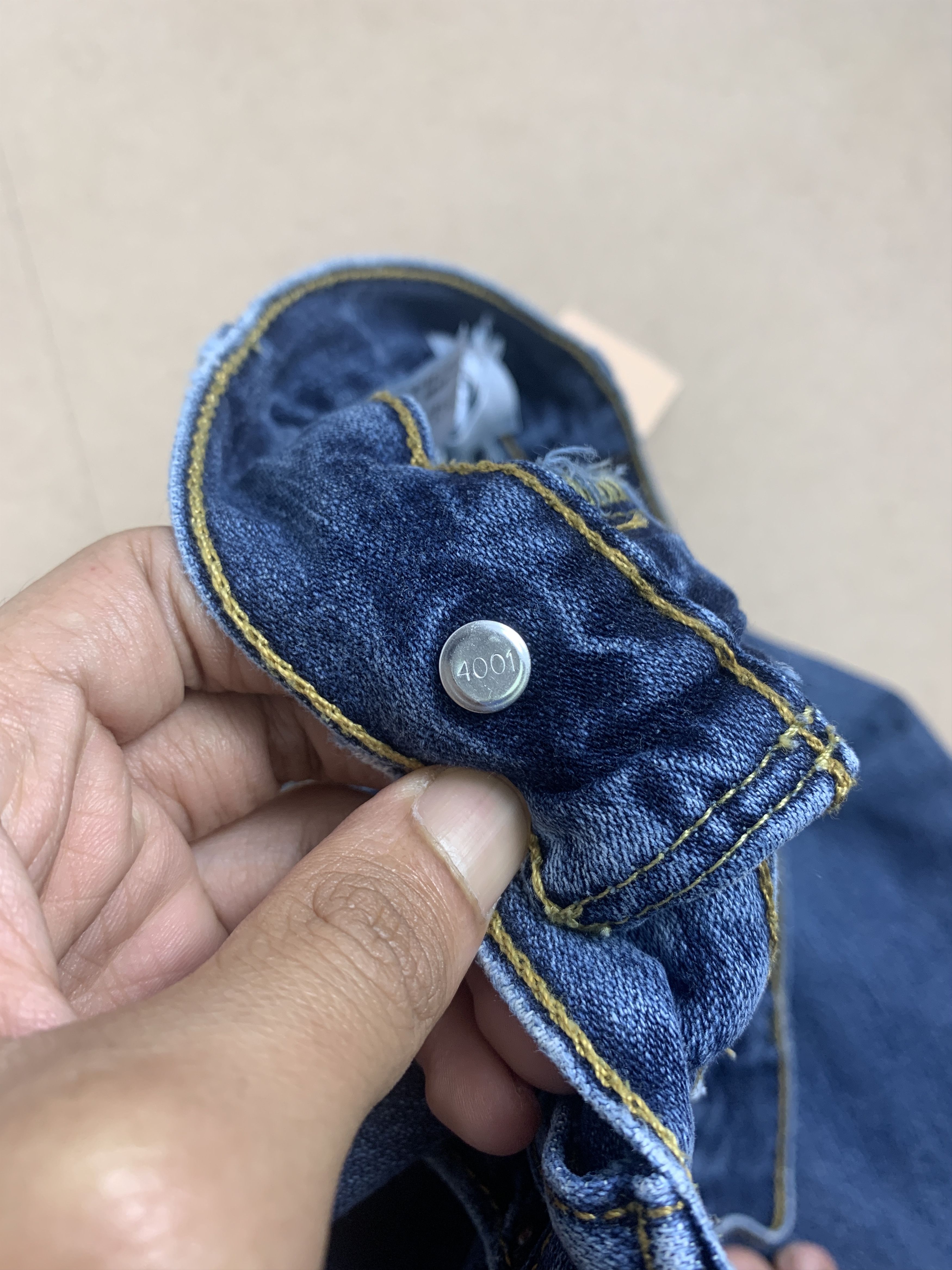 Levi's Vintage Levis 514 Straight Cut Faded Blue Jeans Size US 33 - 18 Thumbnail