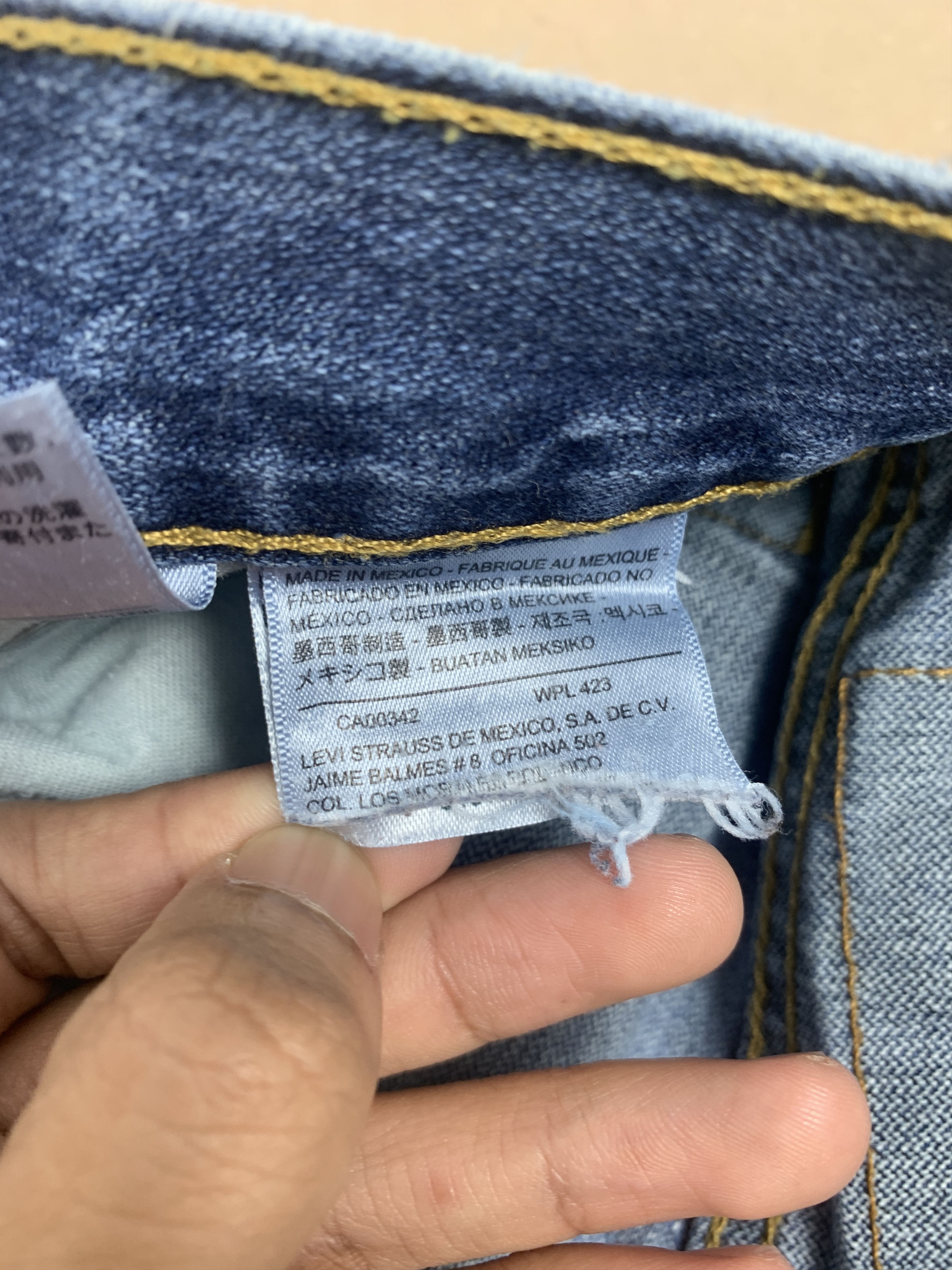 Levi's Vintage Levis 514 Straight Cut Faded Blue Jeans Size US 33 - 14 Thumbnail