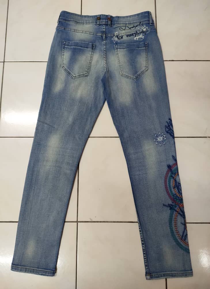 Desigual Rare Desigual Embroidered Denim Size US 28 / EU 44 - 3 Thumbnail