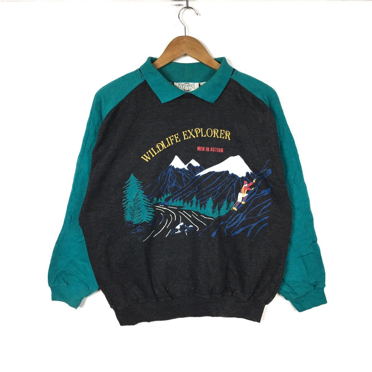 WILDLIFE EXPLORER OUTDOOR Habitat Raglan Green Sweatshirt