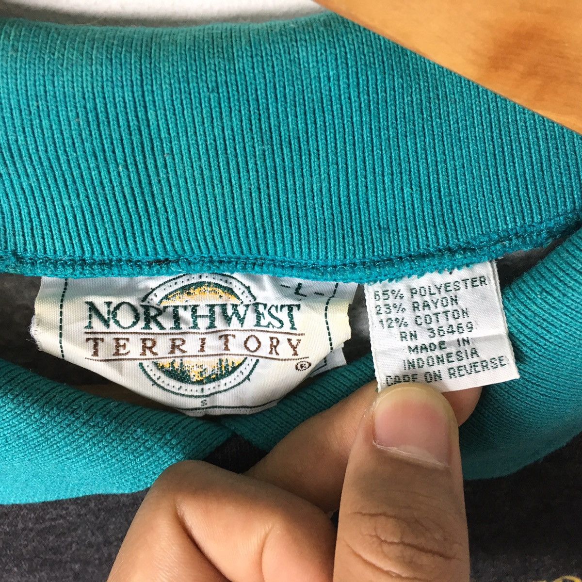 Vintage WILDLIFE EXPLORER OUTDOOR Habitat Raglan Green Sweatshirt Size US XL / EU 56 / 4 - 3 Thumbnail