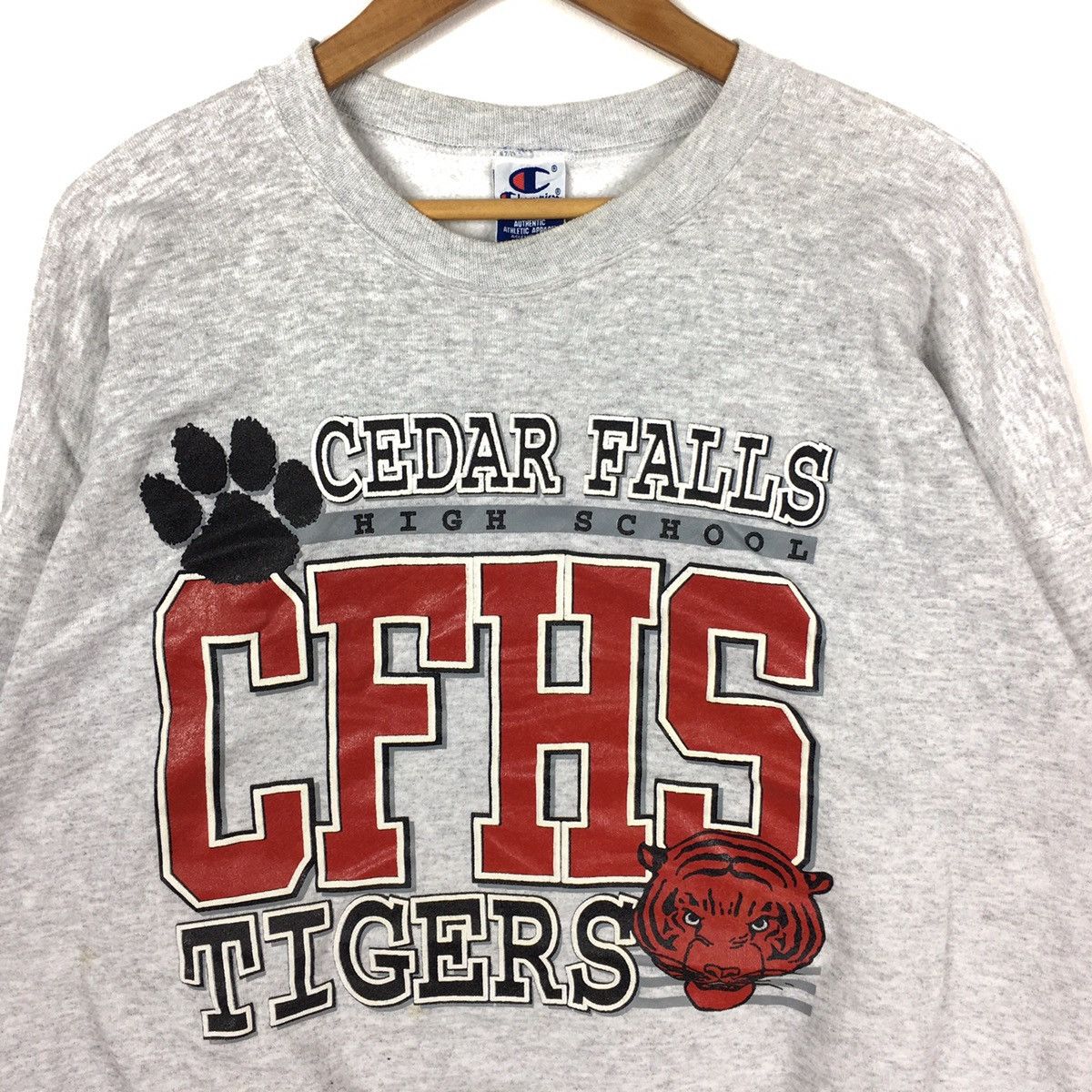 Champion 90s CHAMPION CEDAR FALLS High School Tiger Plain Grey Usa Size US XXL / EU 58 / 5 - 2 Thumbnail
