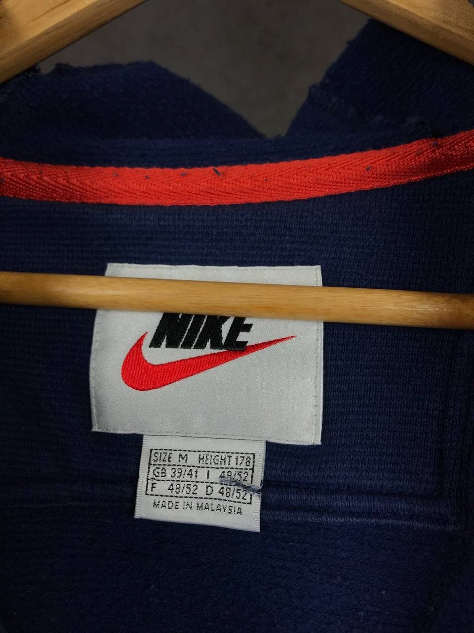 Nike Nike swoosh streetwear vintage zip hoodie Size US M / EU 48-50 / 2 - 4 Thumbnail