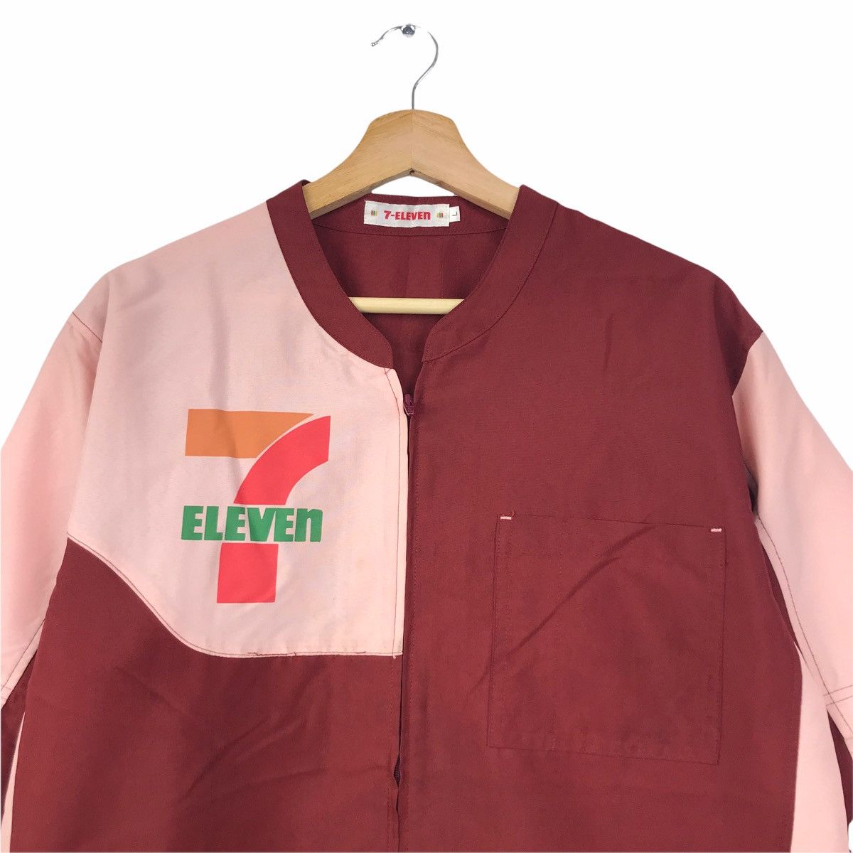 Seven 7 7-ELEVEN 7E Seven 11 Supermarket Convenience Store Staff Size US L / EU 52-54 / 3 - 3 Thumbnail