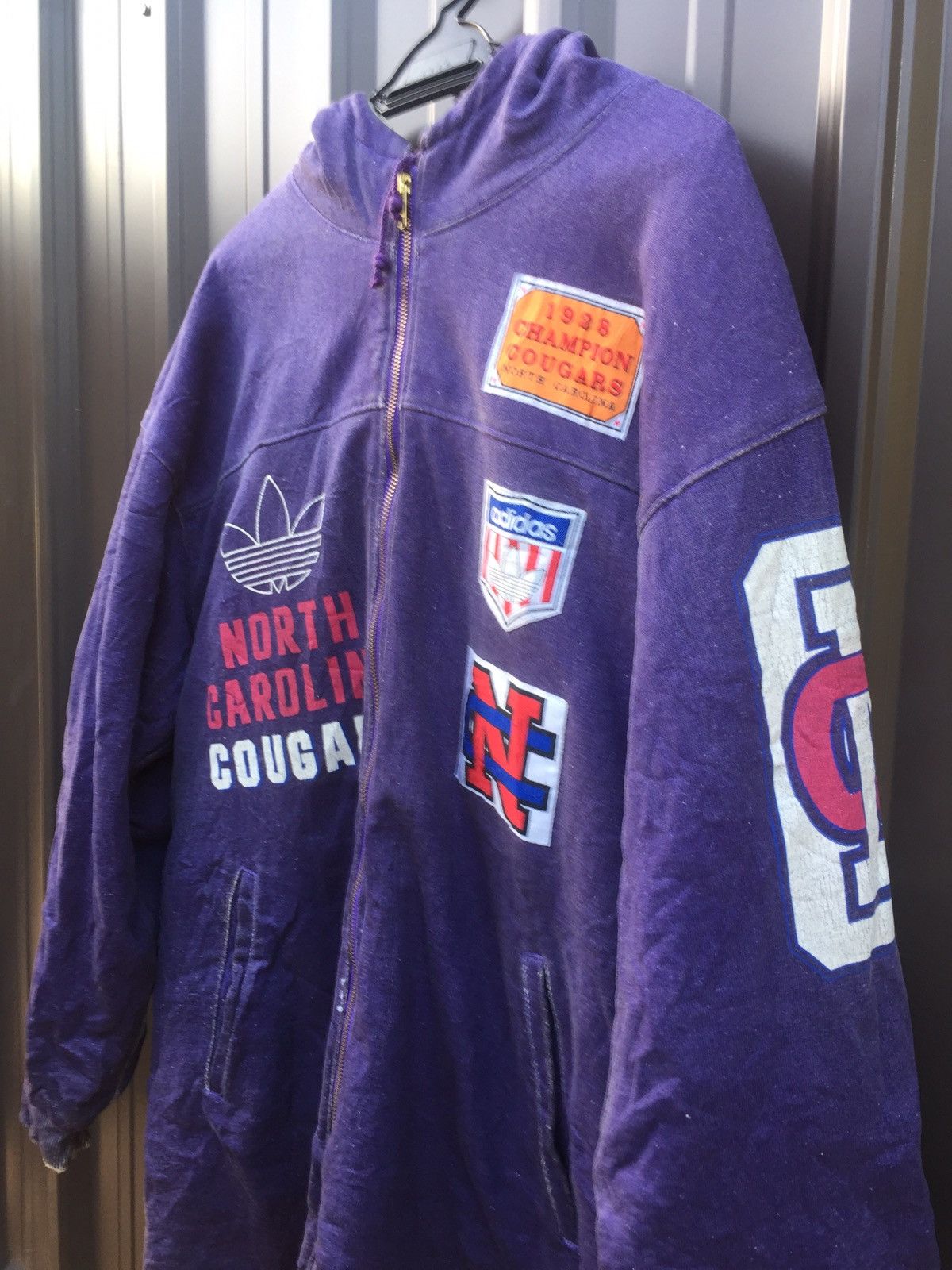 Adidas × Vintage Adidas North Carolina Cougars Long Coat Jacket Sunfaded Size US L / EU 52-54 / 3 - 3 Thumbnail