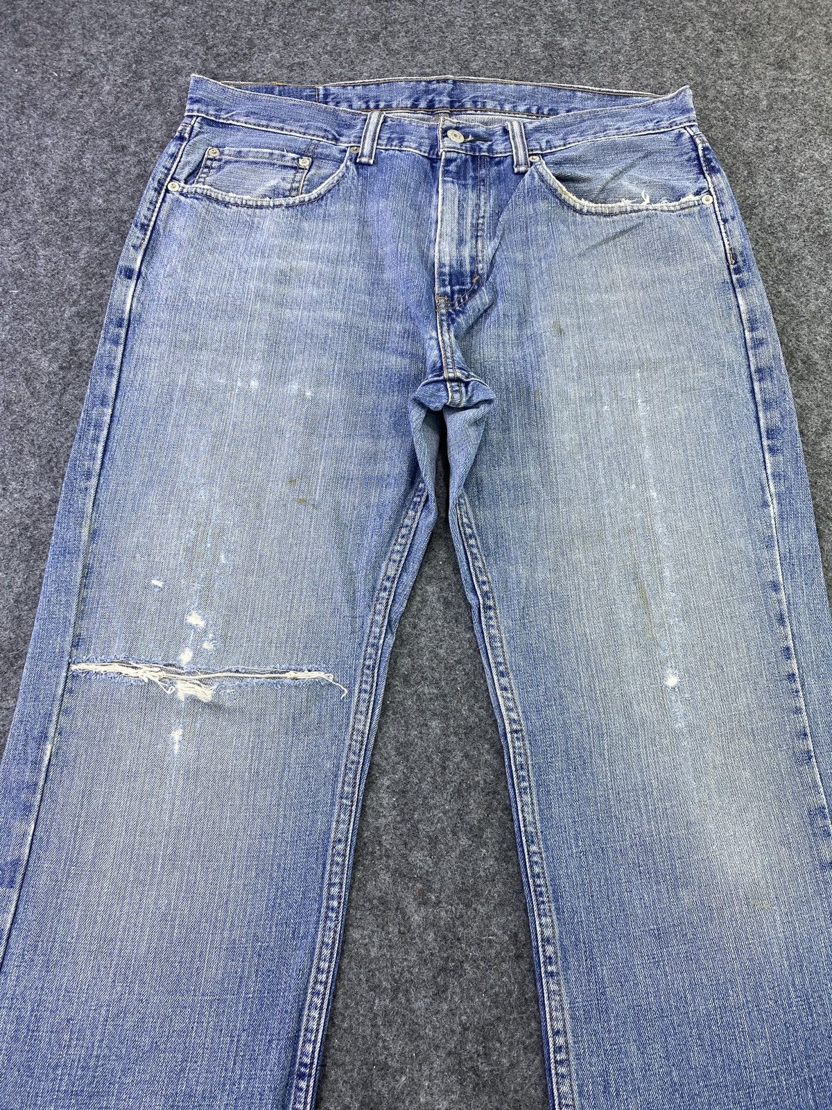 Jean VINTAGE LEVI'S 559 DISTRESSED BLUE WASH JEANS - J537 Size US 35 - 11 Thumbnail