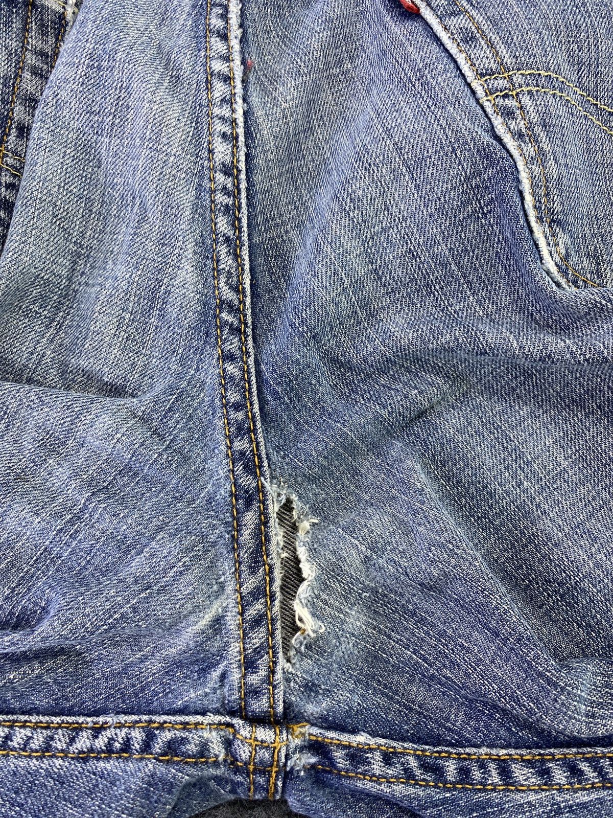 Jean Vintage Levis 559 Distress Blue wash Jeans - J538 Size US 35 - 11 Thumbnail