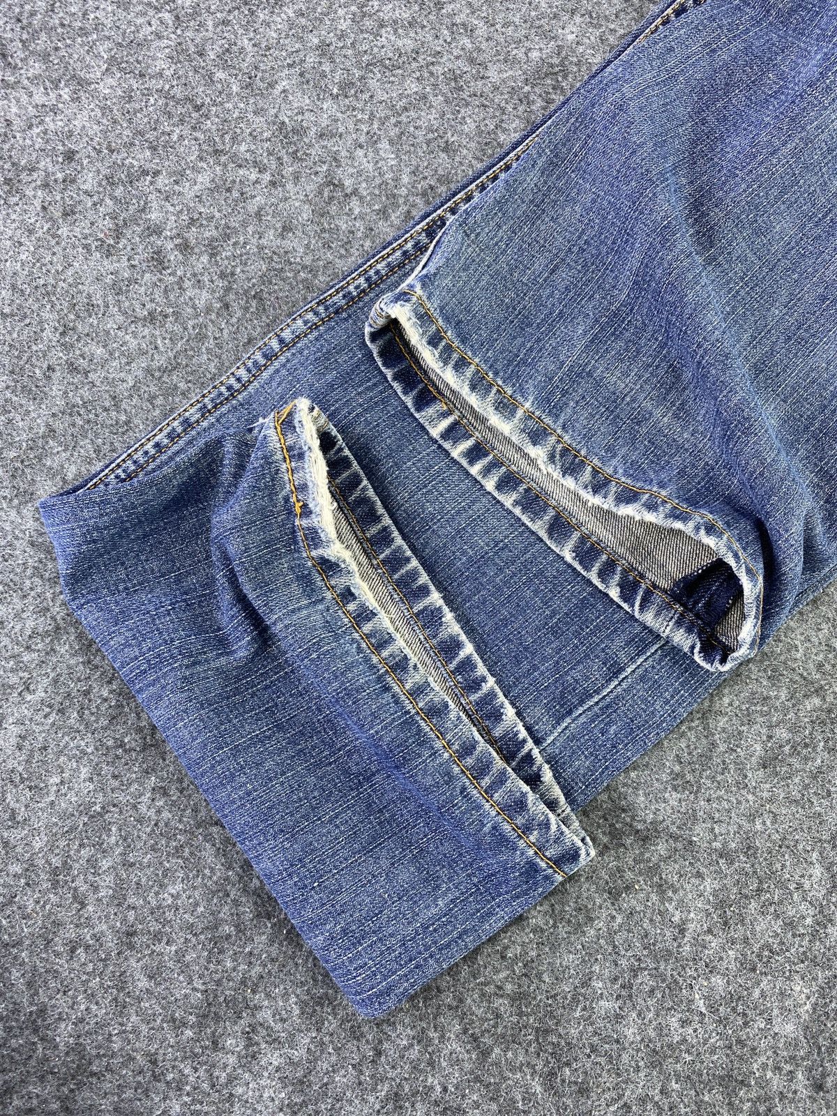 Jean Vintage Levis 559 Distress Blue wash Jeans - J538 Size US 35 - 9 Thumbnail