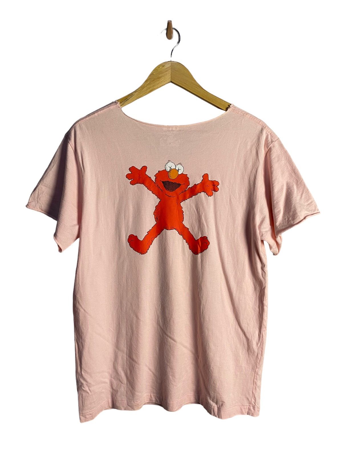 🔥SALE🔥SESAME STREET X KAWS SHIRTS