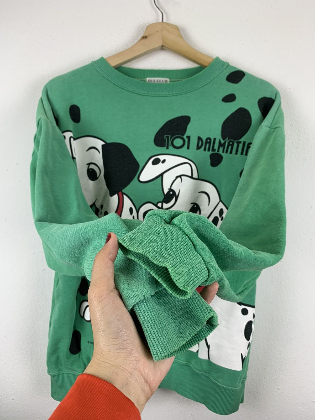Disney VINTAGE 80’s 101 DALMATIANS WALT DISNEY SWEATSHIRT Size US M / EU 48-50 / 2 - 6 Thumbnail