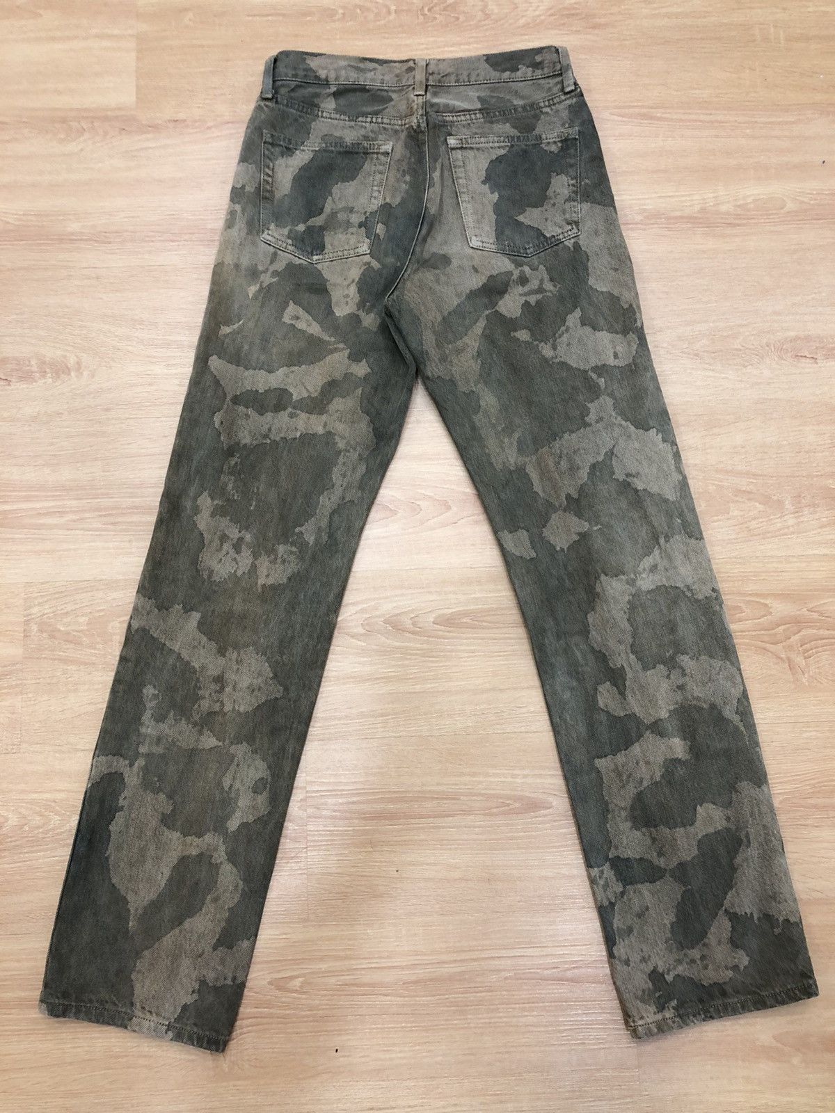 Japanese Brand Uniqlo Camo Full Print Jeans Distressed Jeans Size US 28 / EU 44 - 2 Thumbnail