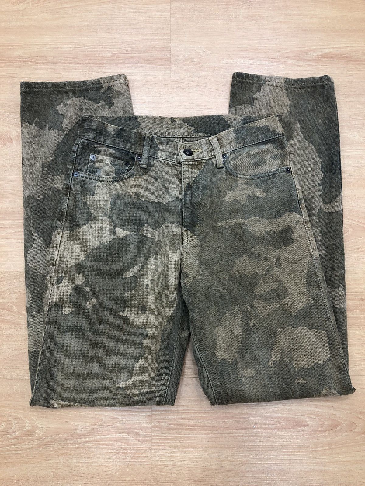 Japanese Brand Uniqlo Camo Full Print Jeans Distressed Jeans Size US 28 / EU 44 - 4 Thumbnail