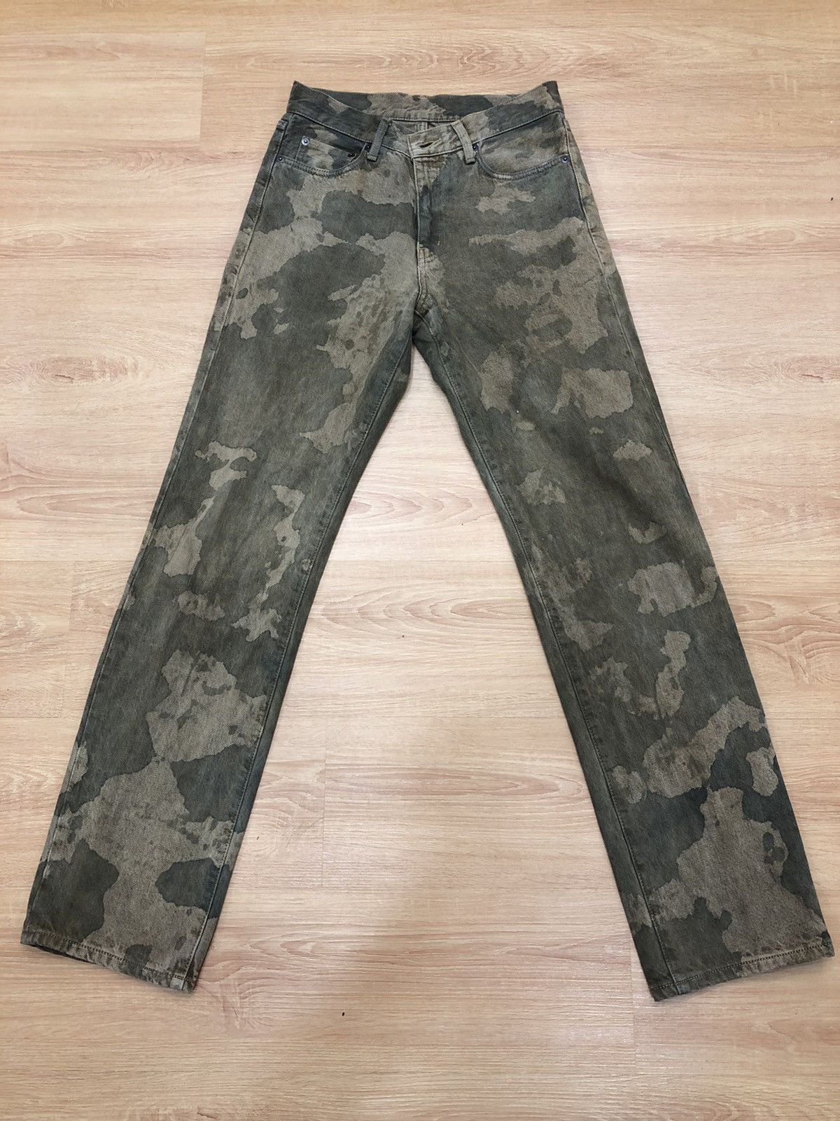 Japanese Brand Uniqlo Camo Full Print Jeans Distressed Jeans Size US 28 / EU 44 - 1 Thumbnail