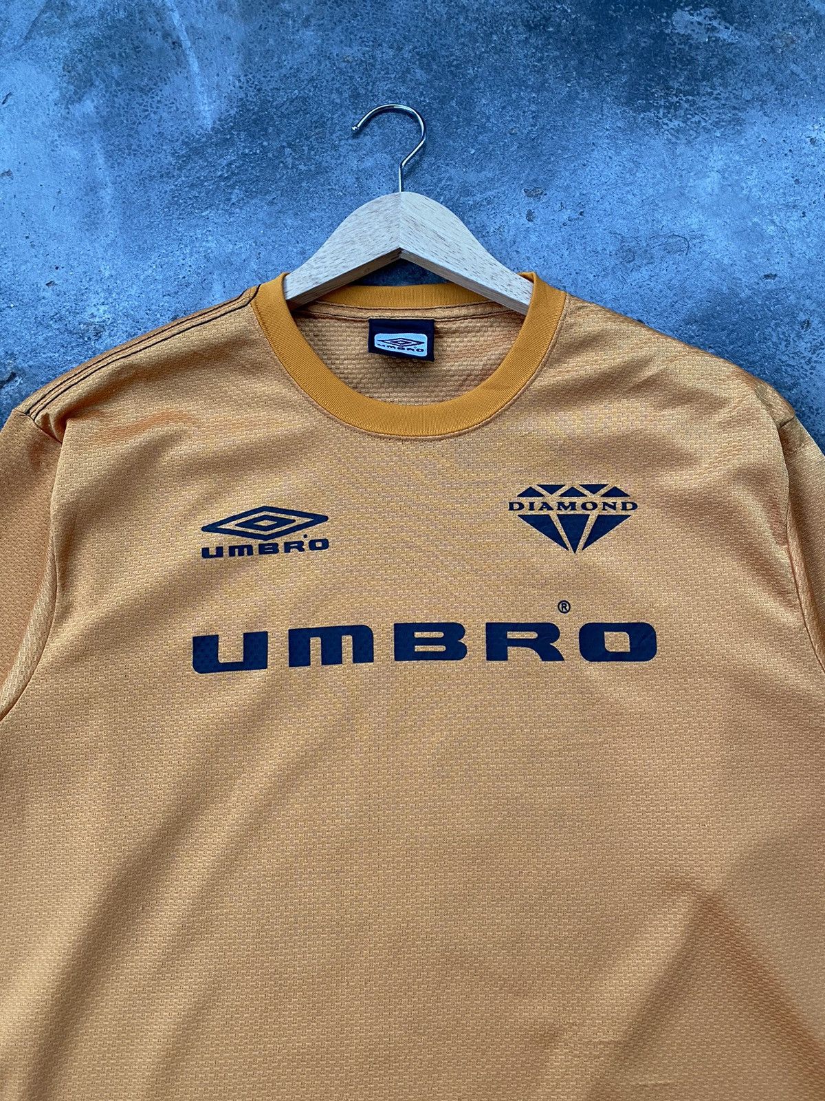 Umbro Umbro Diamond Long Sleeve Distressed Jersey Size US L / EU 52-54 / 3 - 4 Thumbnail