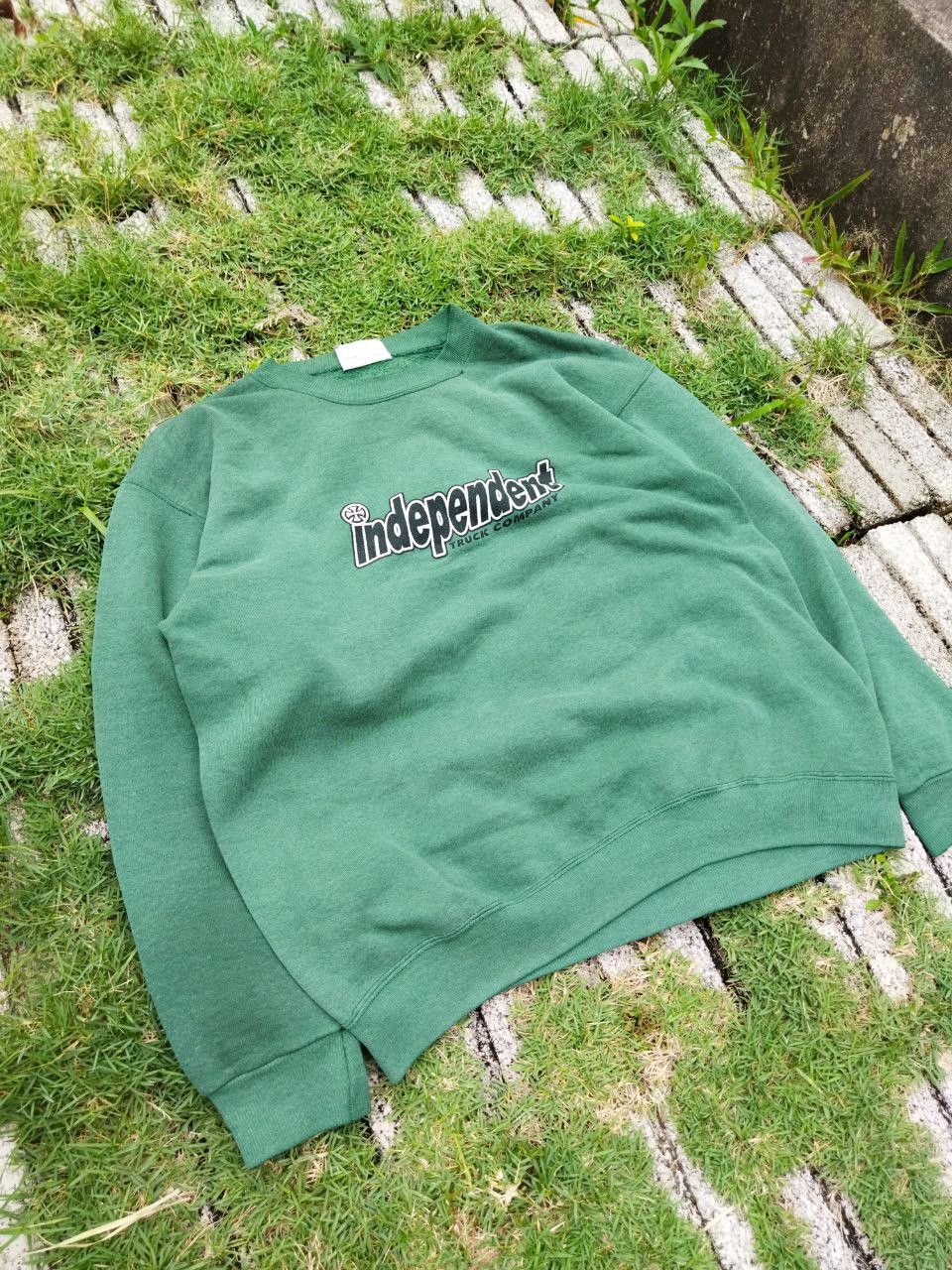 Independent Truck Co. Vintage Independent Truck Spell Out Crewneck - Size L Size US L / EU 52-54 / 3 - 3 Thumbnail