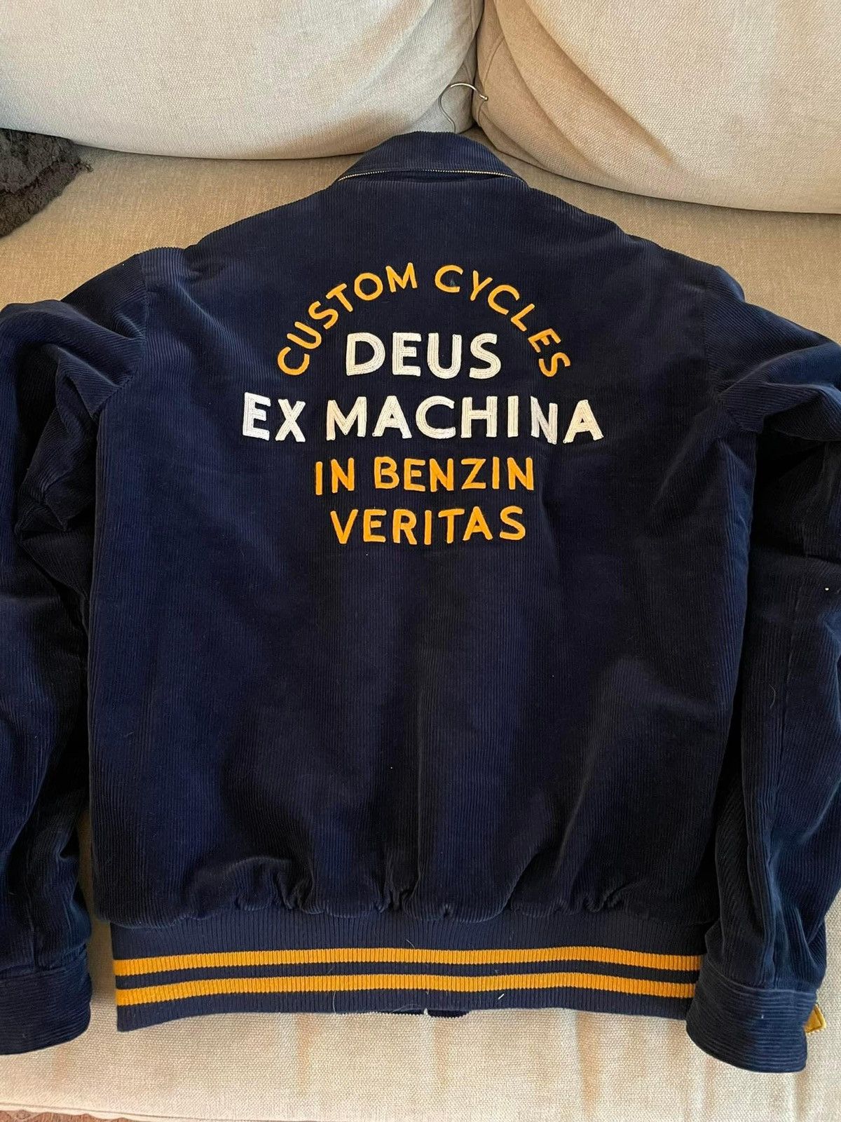 Deus ex machina team cord bomber store