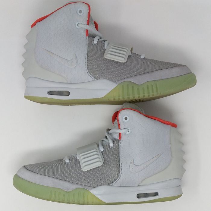 Nike Air Yeezy 2 Pure Platinum size 12
