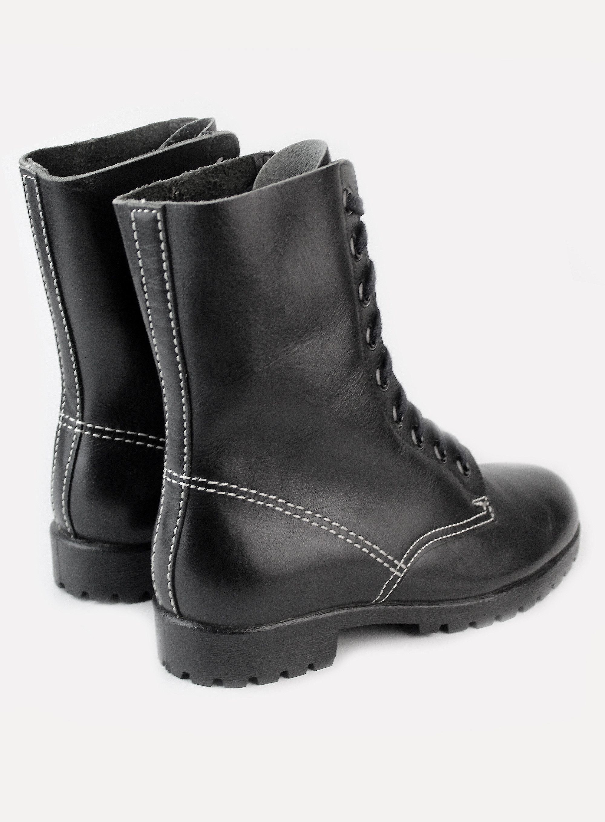 Vintage NOS 70s vintage SVIT ankle boots leather Czechoslovakia Size US 7.5 / IT 37.5 - 8 Thumbnail
