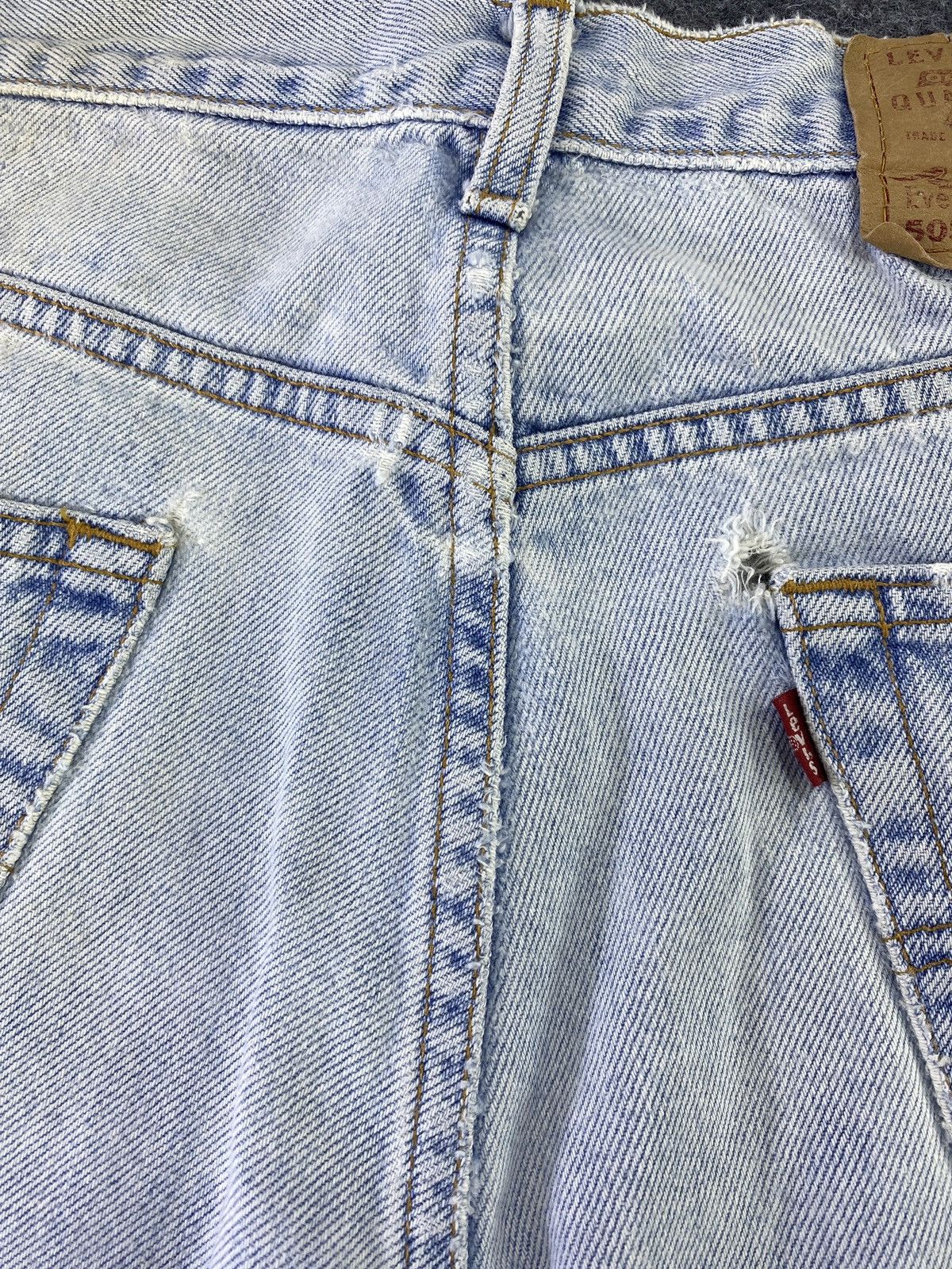 Jean 90s Vintage Levis 505 Faded Blue Jeans - J544 Size US 34 / EU 50 - 14 Thumbnail