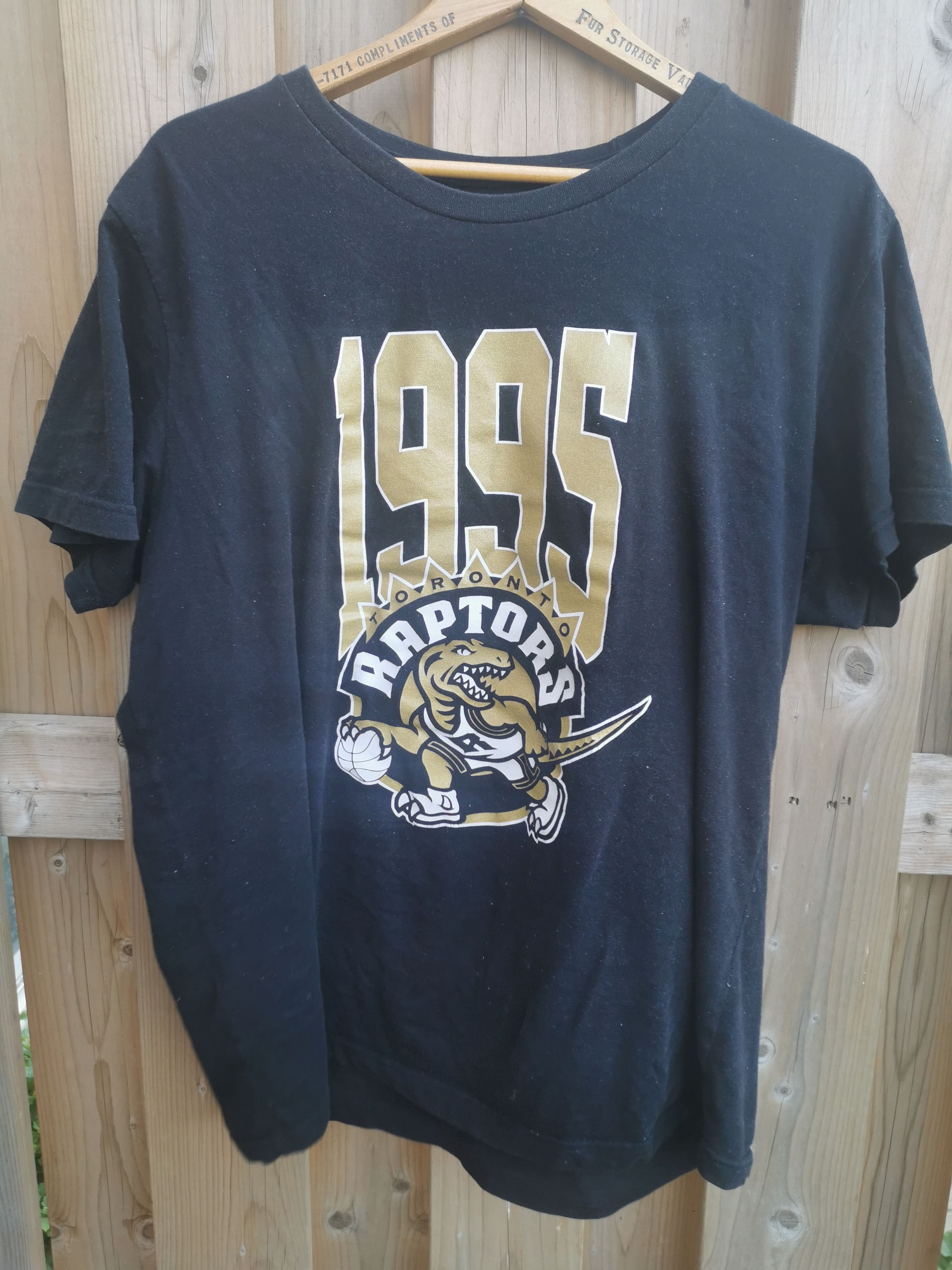 Mitchell & Ness Toronto Raptors shirt/tee Size US XL / EU 56 / 4 - 1 Thumbnail