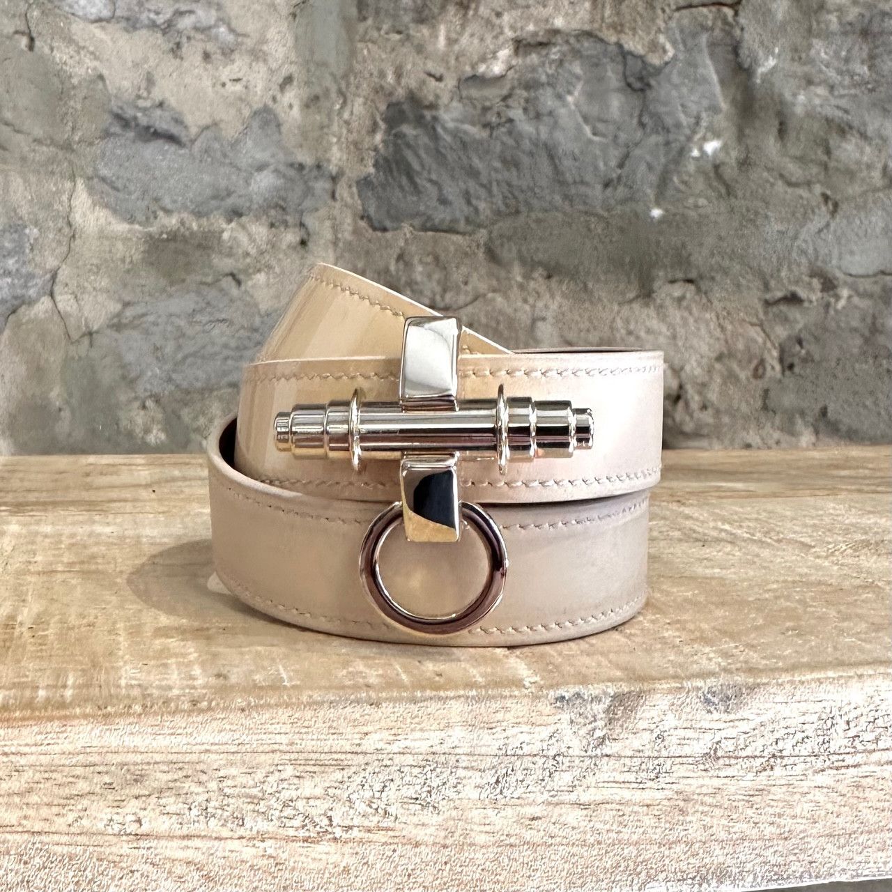 Givenchy Givenchy Beige Patent Leather Obsedia Triple Wrap Bracelet Size ONE SIZE - 2 Thumbnail