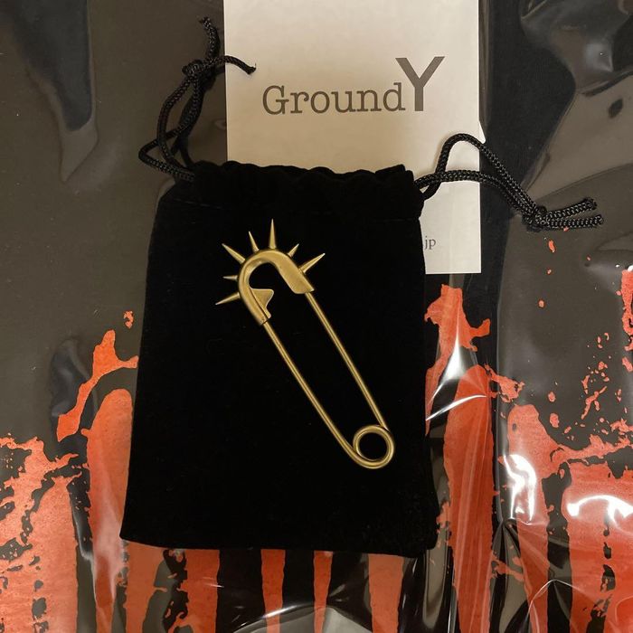 Yohji Yamamoto Ground Y CHAINSAW MAN collaboration Tshirt and pin