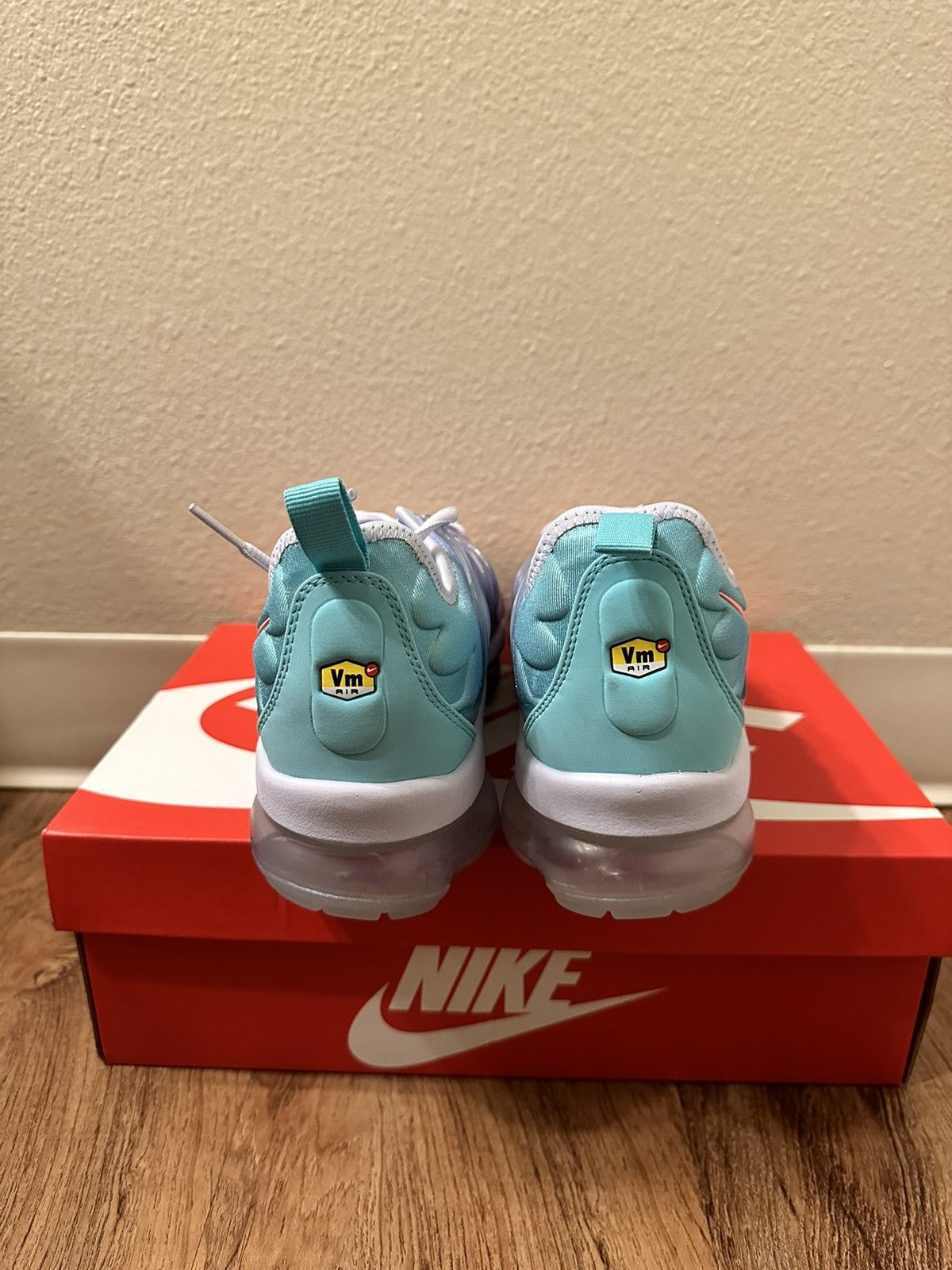 Nike Nike Air VaporMax Plus Easter (W) Size US 11 / IT 41 - 2 Thumbnail