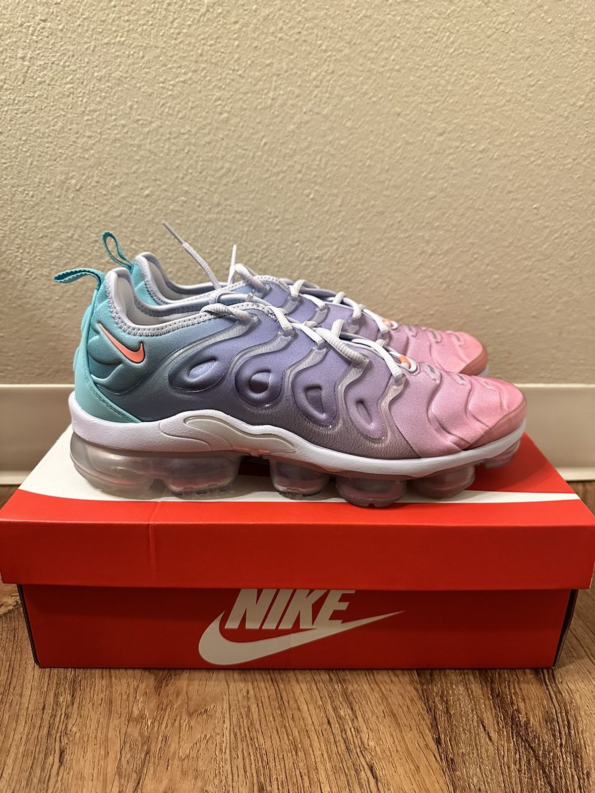 Nike Nike Air VaporMax Plus Easter (W) Size US 11 / IT 41 - 3 Thumbnail
