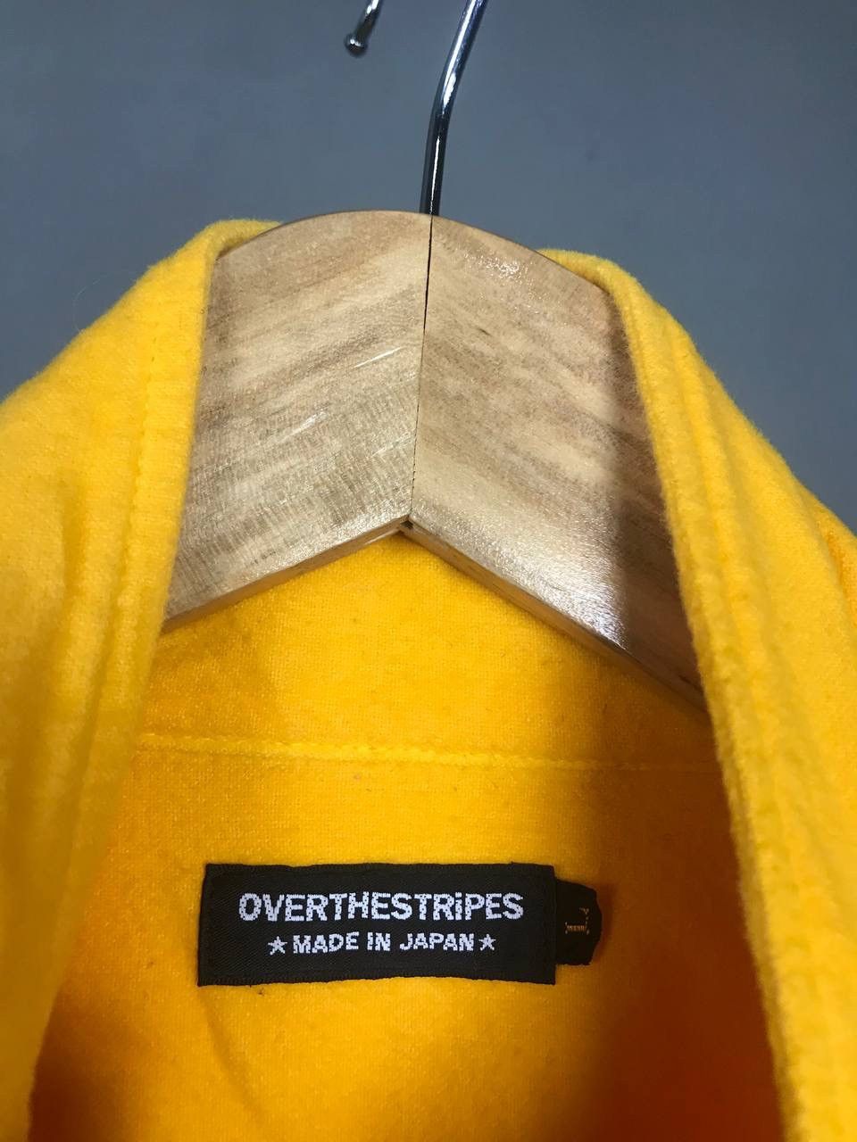 Japanese Brand Over the stripes Japanese brand luxury yellow shirt Size US L / EU 52-54 / 3 - 3 Thumbnail