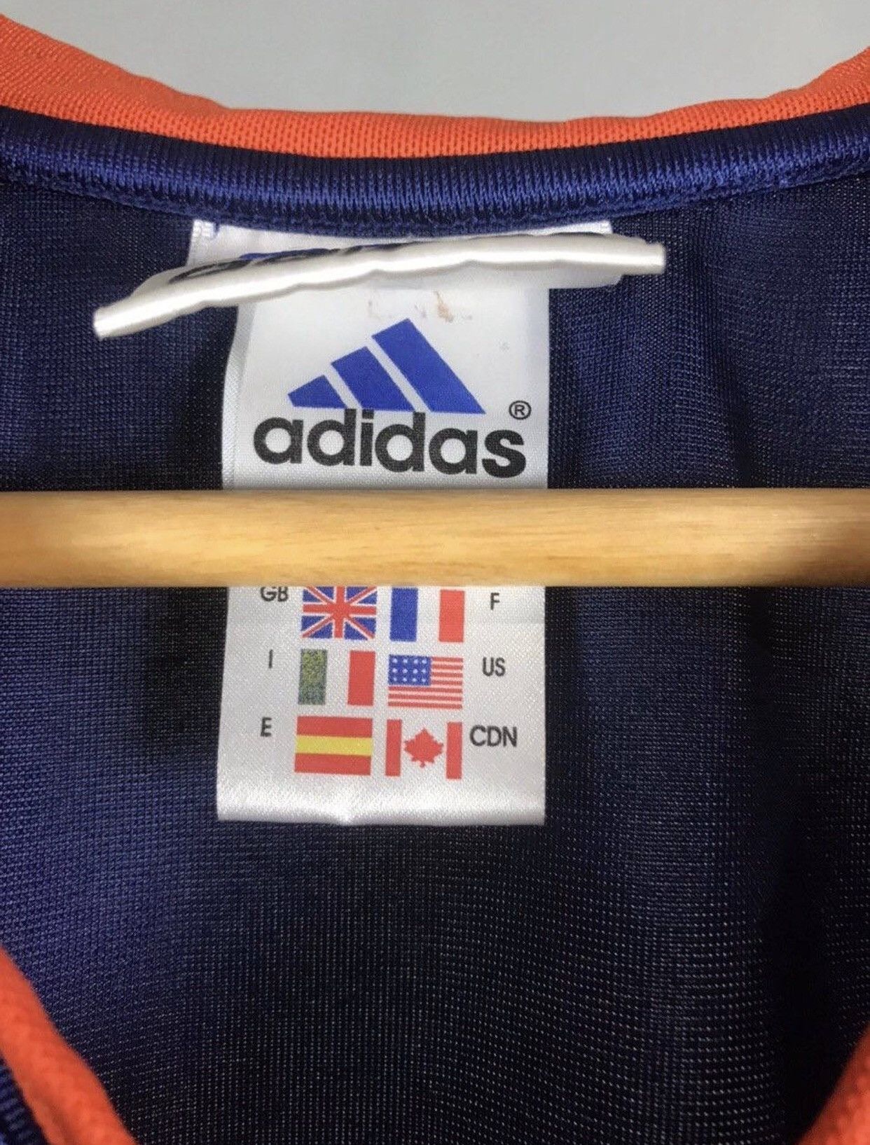 Adidas Adidas vintage big logo Size US M / EU 48-50 / 2 - 5 Thumbnail