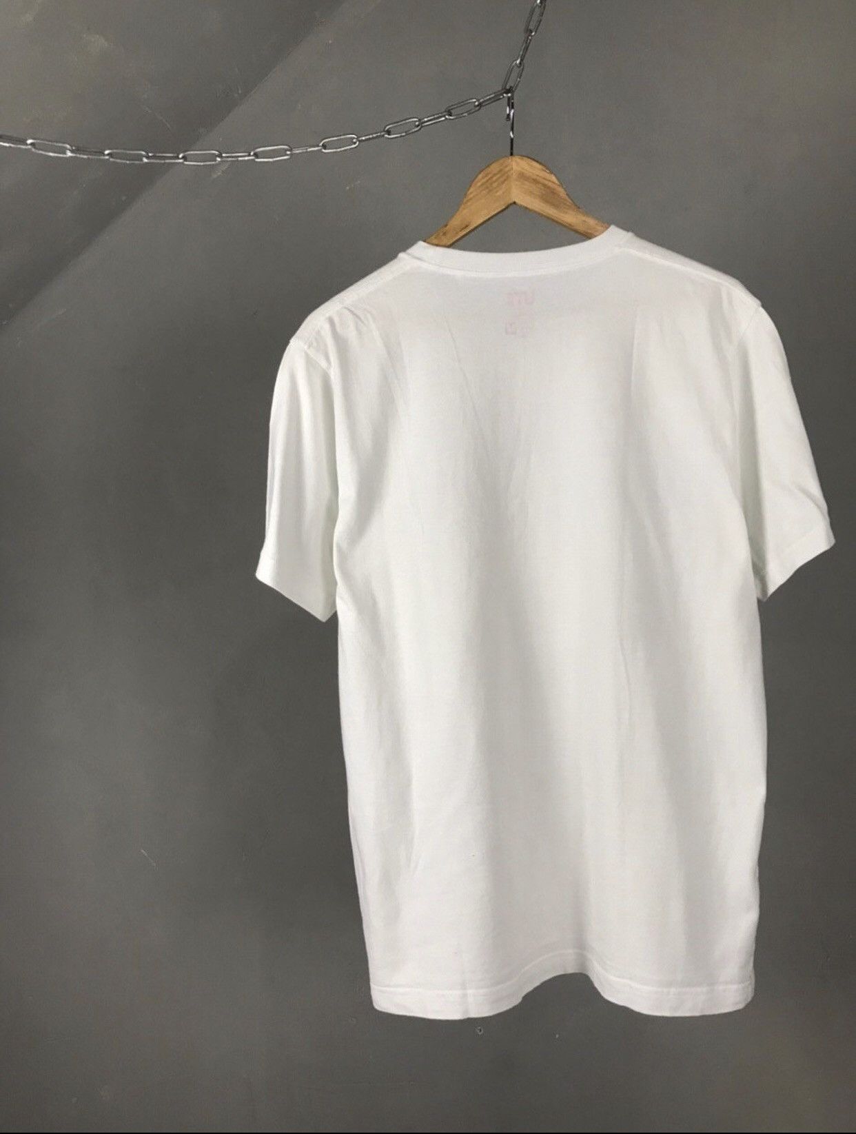 Uniqlo Uniqlo X Disney Like Mickey Streetwear Tee Size US L / EU 52-54 / 3 - 7 Thumbnail