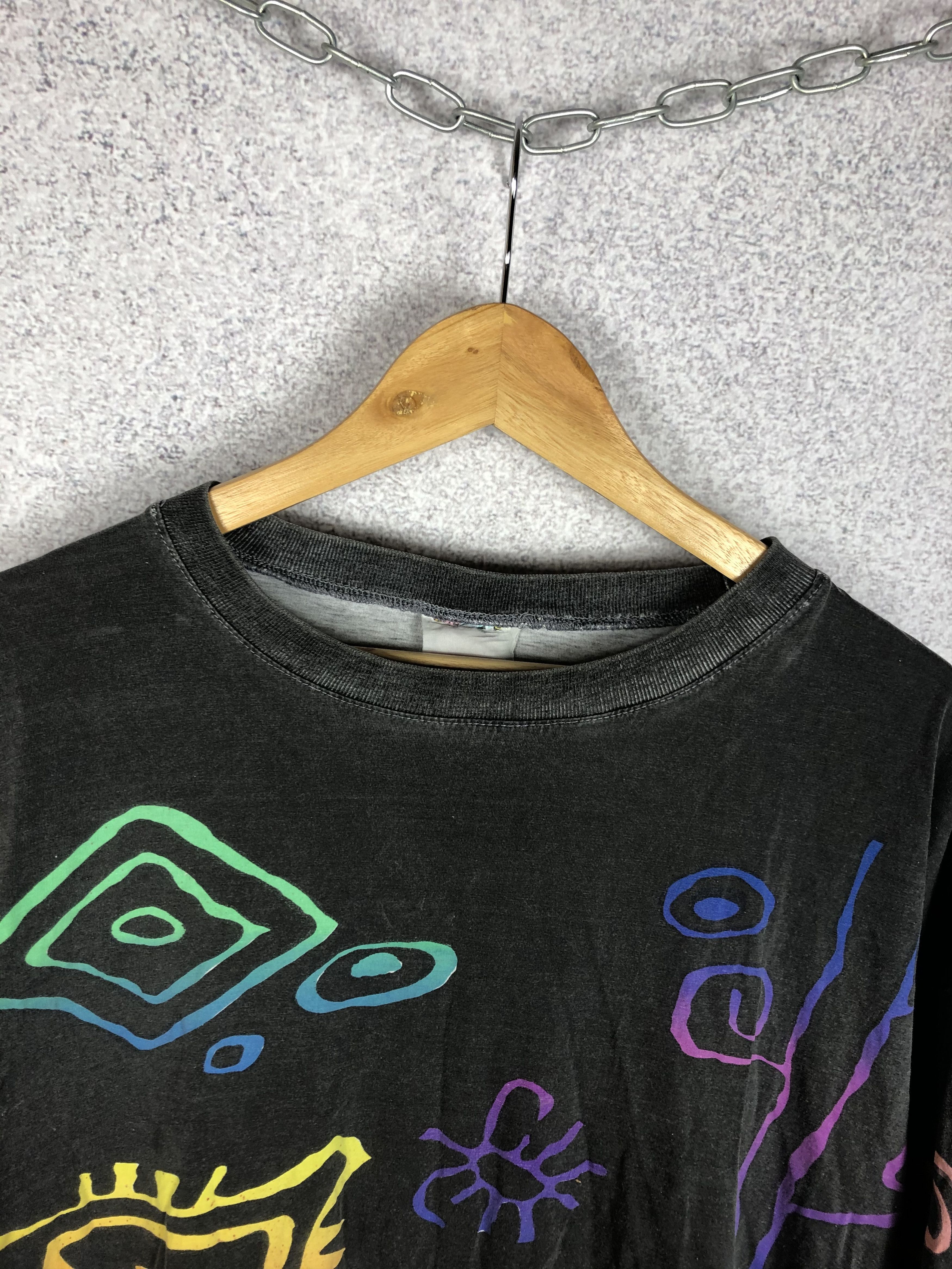 Vintage Vintage Art Graphic Over Print Tee Shirt Size US XL / EU 56 / 4 - 5 Thumbnail