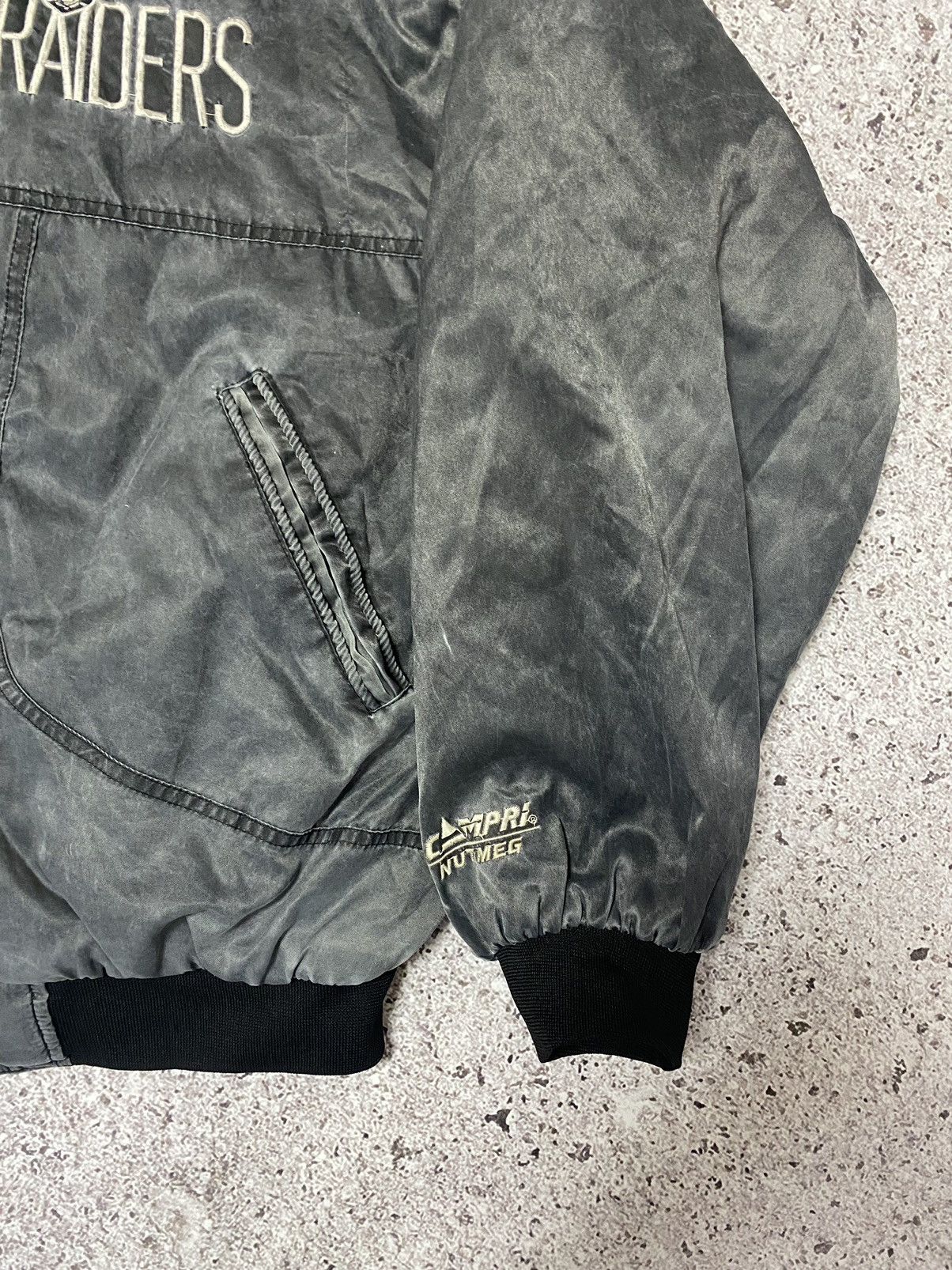 NFL × Vintage 1991 Faded RAIDERS NFL Los Angeles Embroidered Logo Bomber Size US XL / EU 56 / 4 - 10 Thumbnail